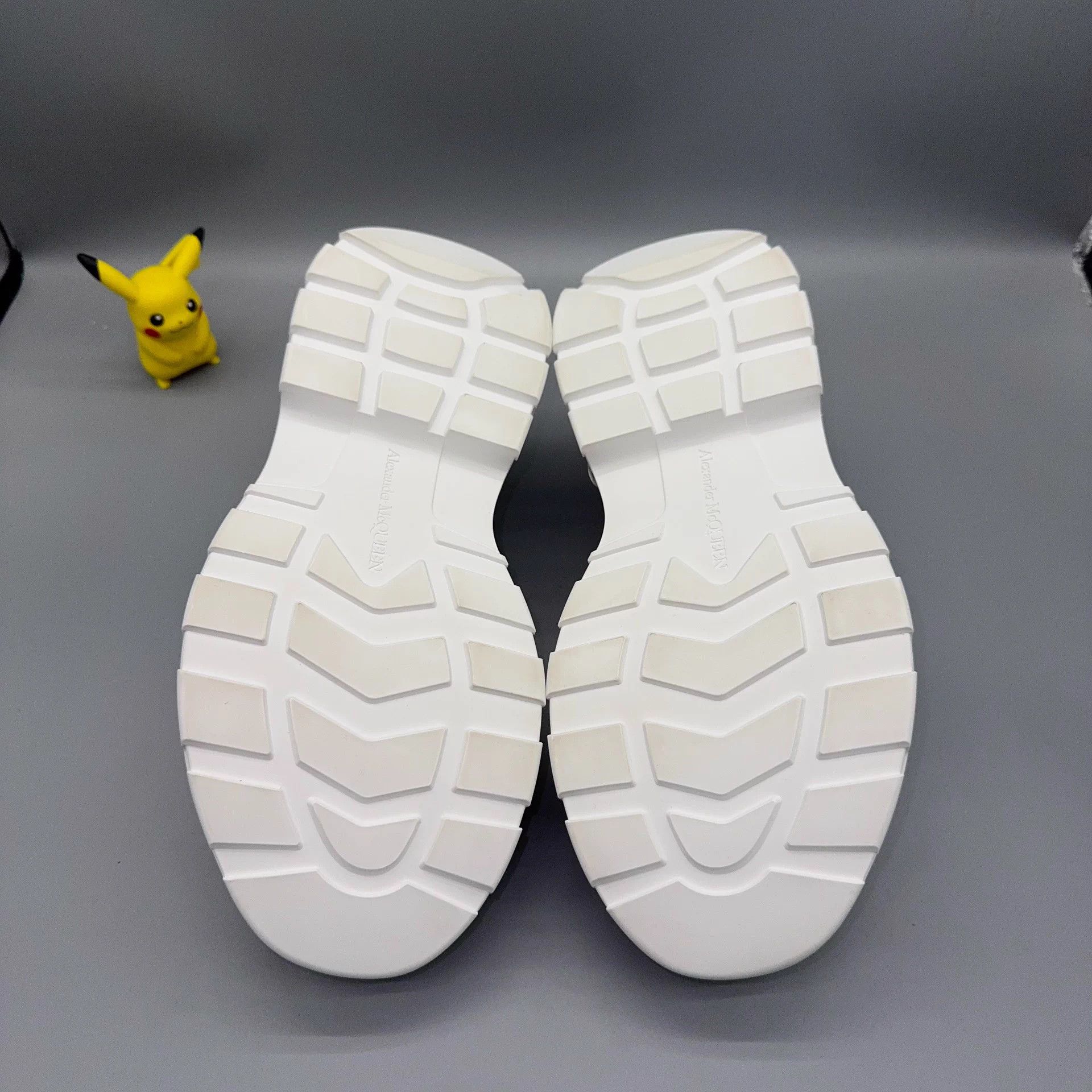 Alexander McQueen Alexander McQueen Tread Slick Canvas White Size US 6 / IT 36 - 4 Thumbnail
