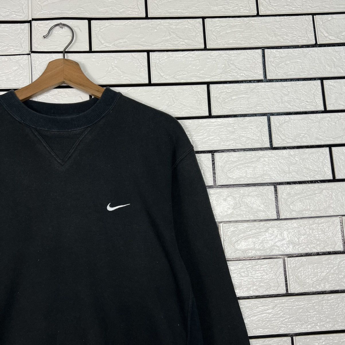 Nike NIKE Embroidered Small Logo Crewneck Sweatshirt #3995-C182 Size US M / EU 48-50 / 2 - 4 Thumbnail