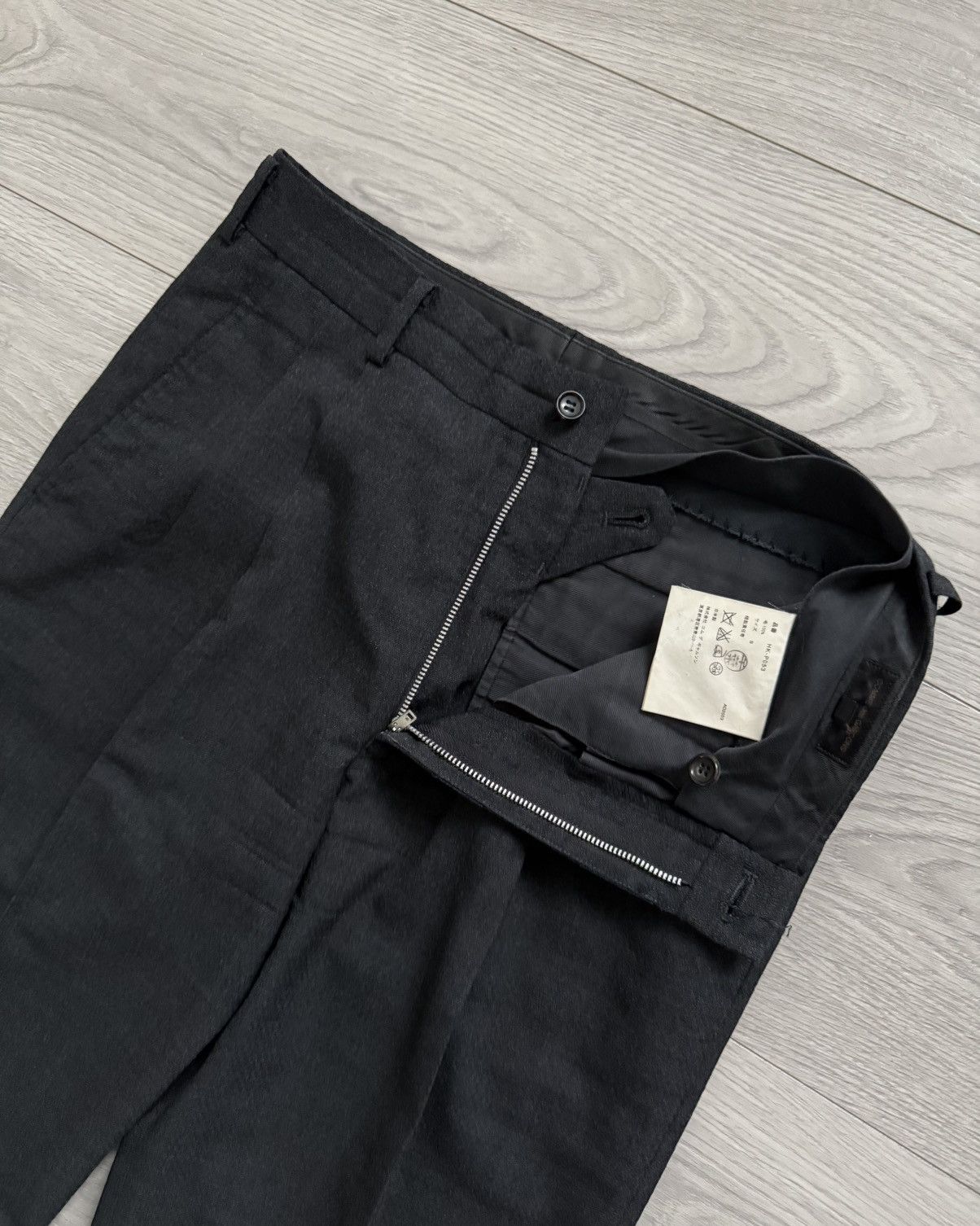 Comme des Garcons Comme Des Garcons Homme 2003 Double Pleat Textured Pants Size US 30 / EU 46 - 4 Thumbnail
