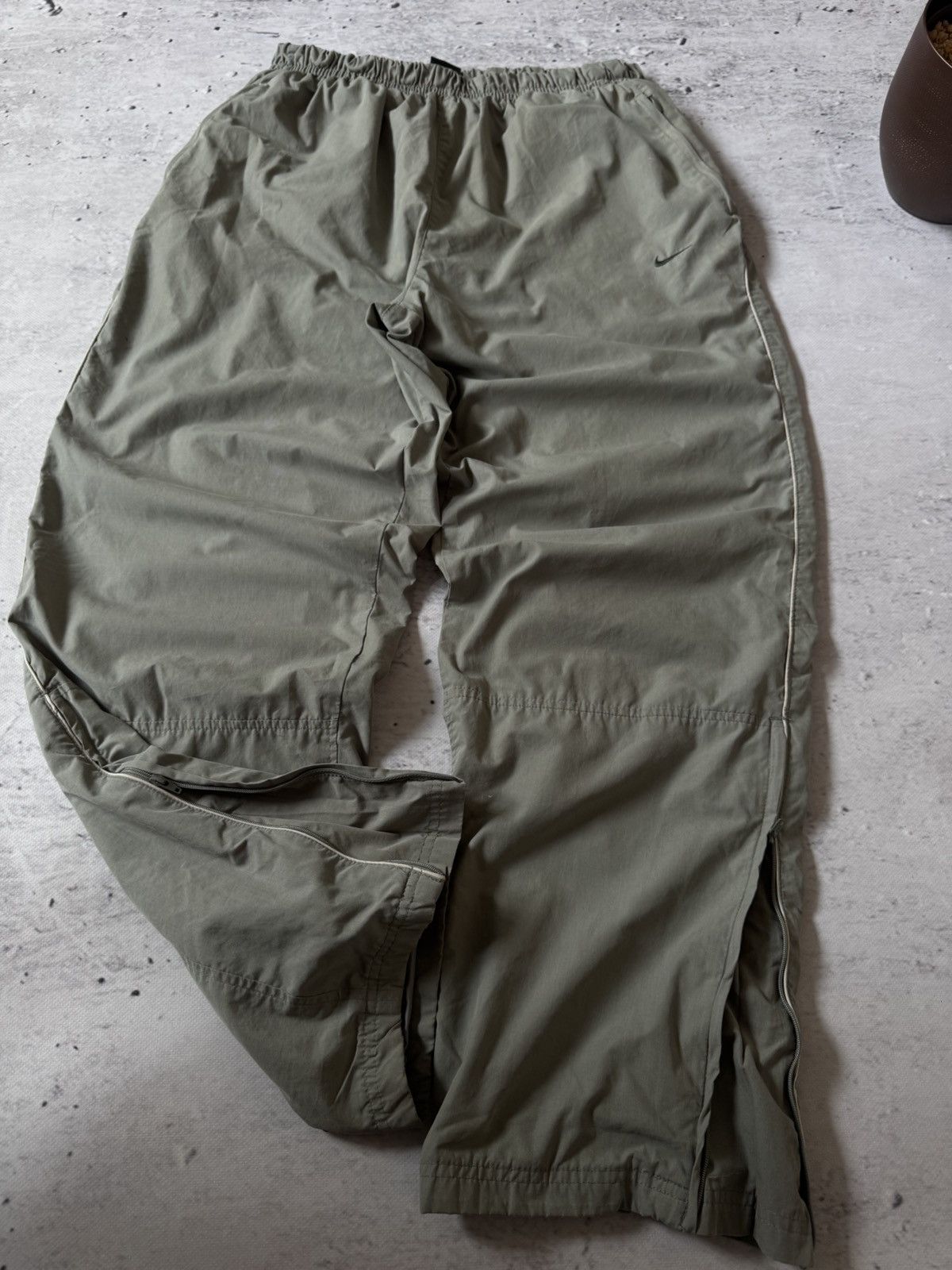 Nike × Vintage NIKE NYLON VINTAGE Y2K OVERSIZE BAGGY FIT PANTS SWEATPANTS Size US 34 / EU 50 - 6 Thumbnail