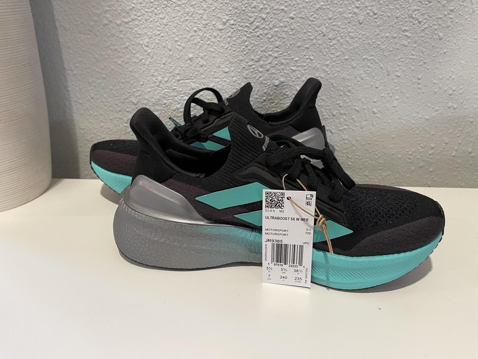 Adidas Adidas Ultraboost 22 Running Shoes Black and Turquoise Size US 7 / IT 37 - 1 Thumbnail
