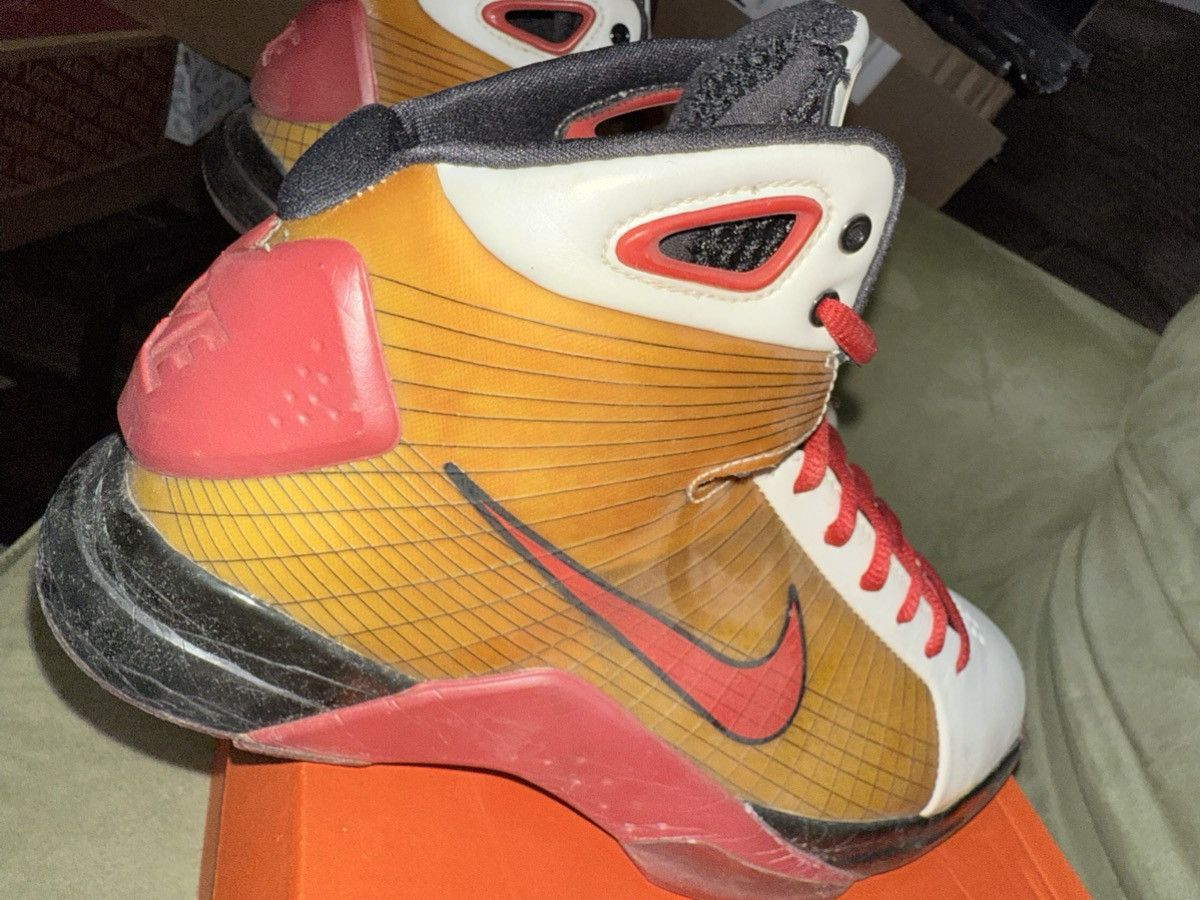 Nike Nike Hyperdunk “White/Varsity Red” 2008 Olympics Kobe EXC! Size US 8 / EU 41 - 21 Thumbnail