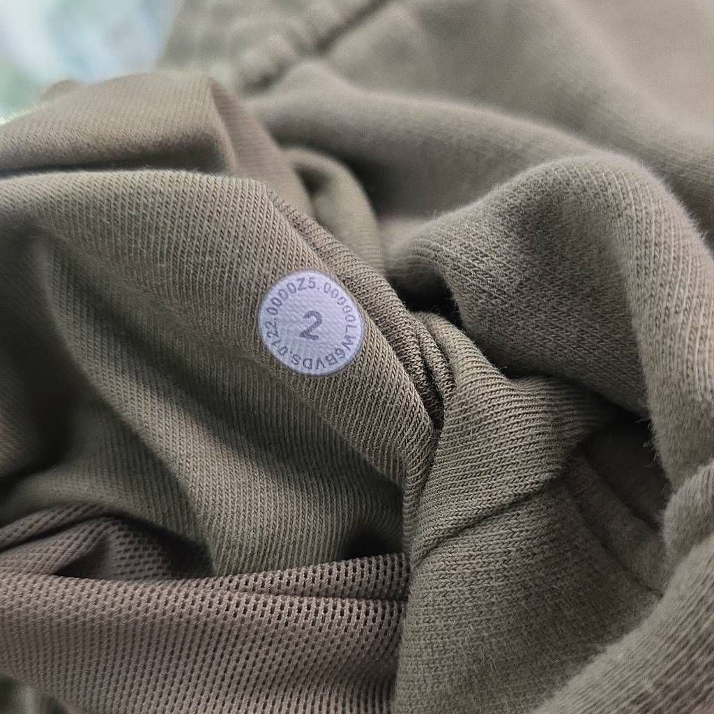 Lululemon Lululemon Women's Size 2 Green Cropped Wide Leg Sweatpants Size 26" / US 2 / IT 38 - 2 Thumbnail
