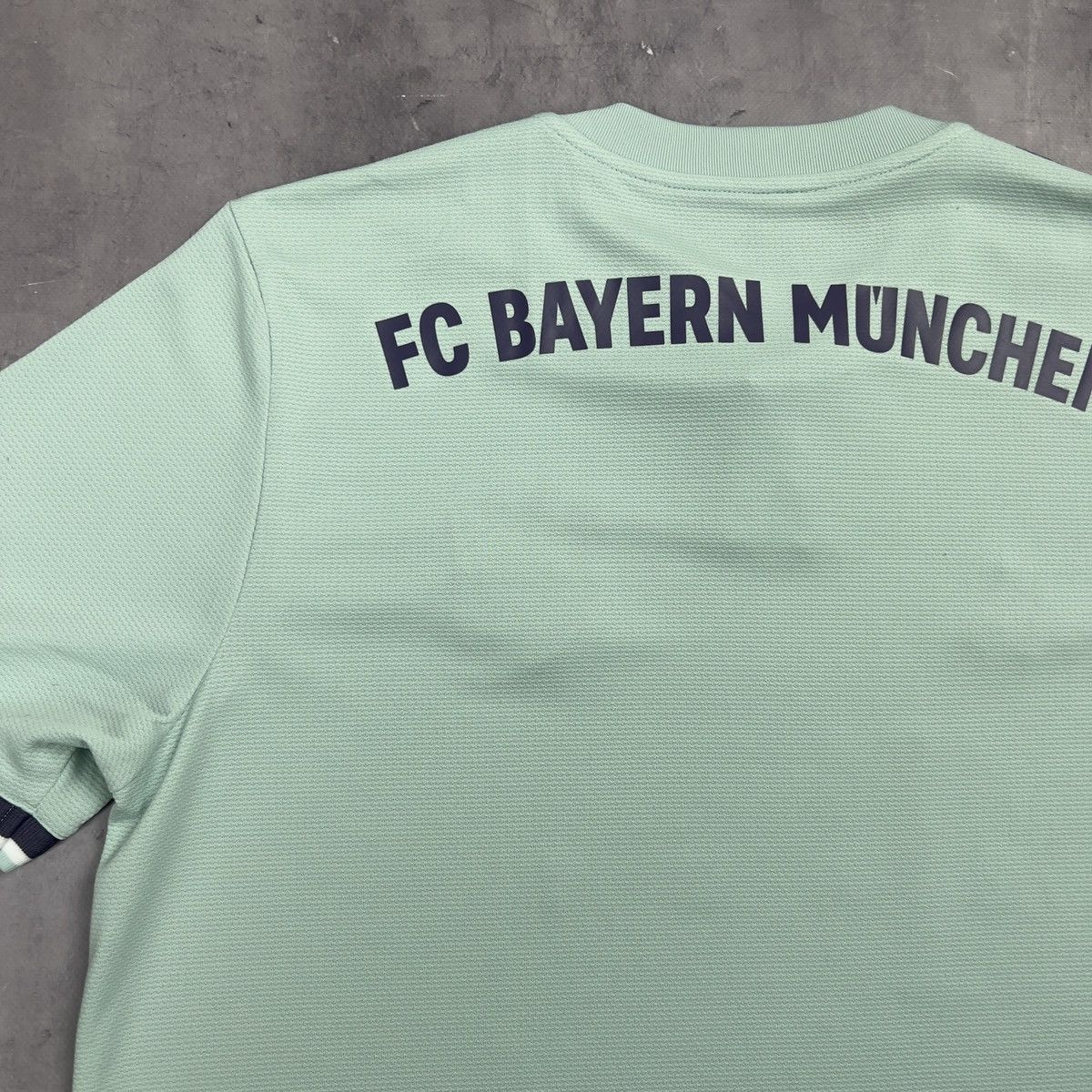 Other Rare! Adidas Fc Bayern Munchen Soccer Jersey Shirt Away Size US L / EU 52-54 / 3 - 14 Thumbnail