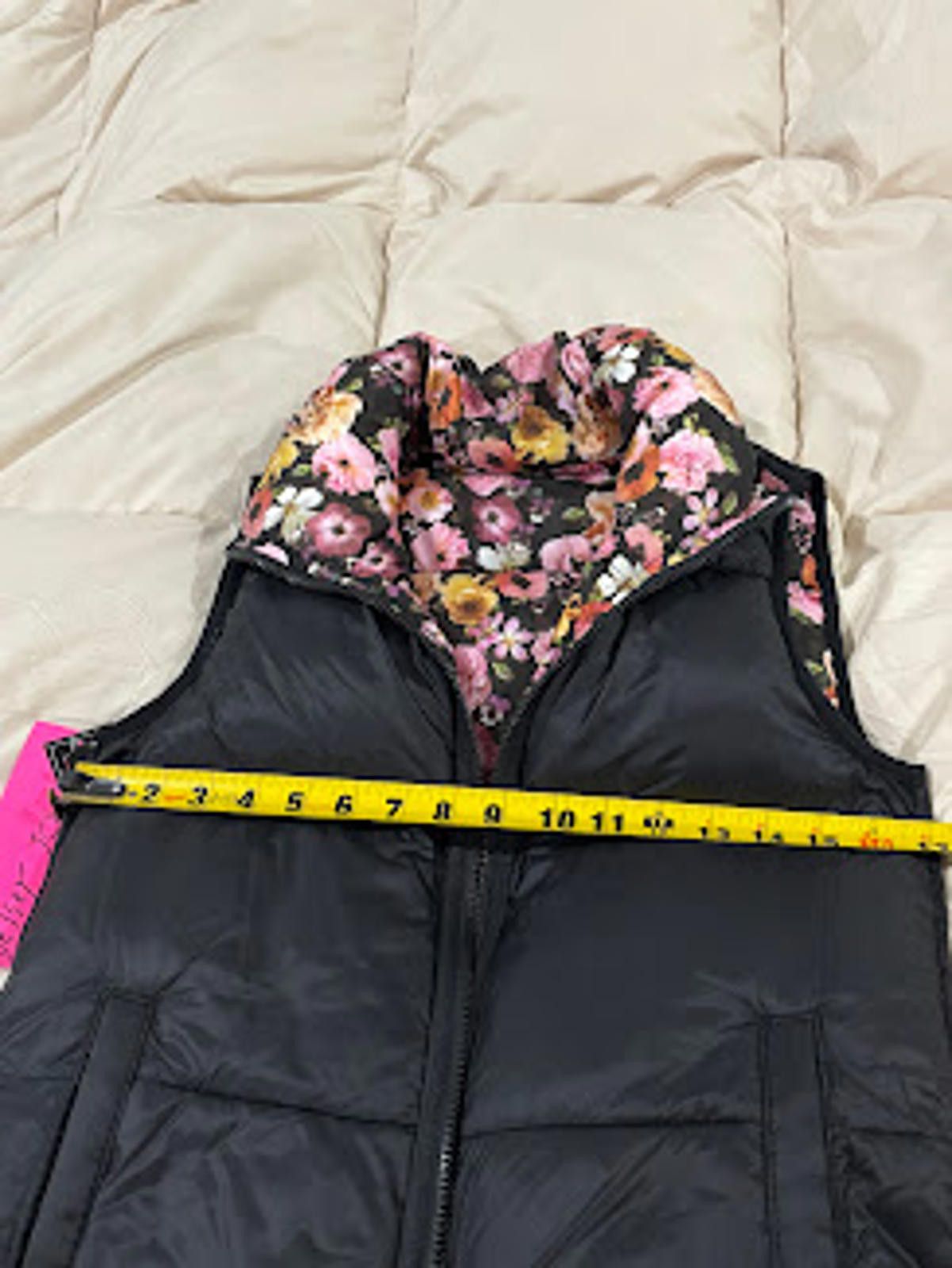 Other 10. Betsy Johnson Reversible Floral/Black Vest NWT Size XS Size XS / US 0-2 / IT 36-38 - 7 Thumbnail