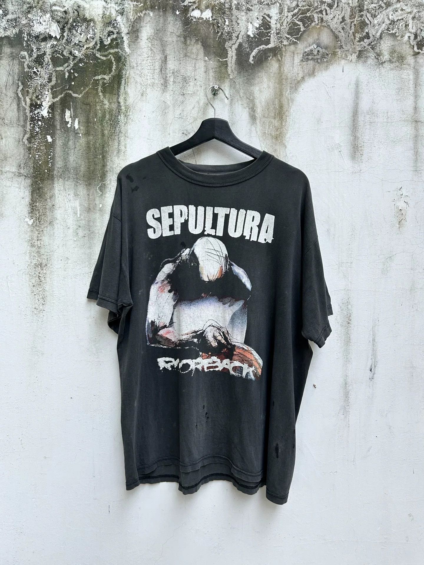Vintage Vintage 90s Sepultura Band Tee Size US M / EU 48-50 / 2 - 1 Thumbnail