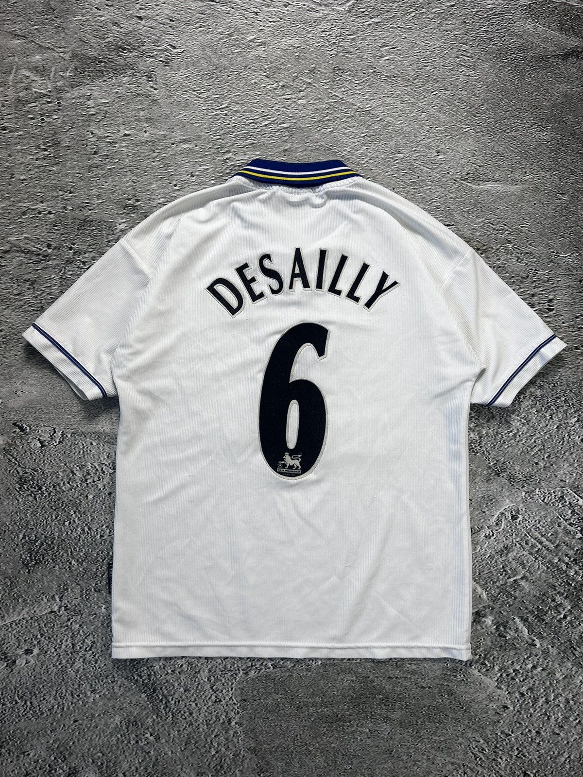 Chelsea Soccer Desailly Chelsea vintage Jersey white Umbro 1998 2000 Size US M / EU 48-50 / 2 - 1 Thumbnail