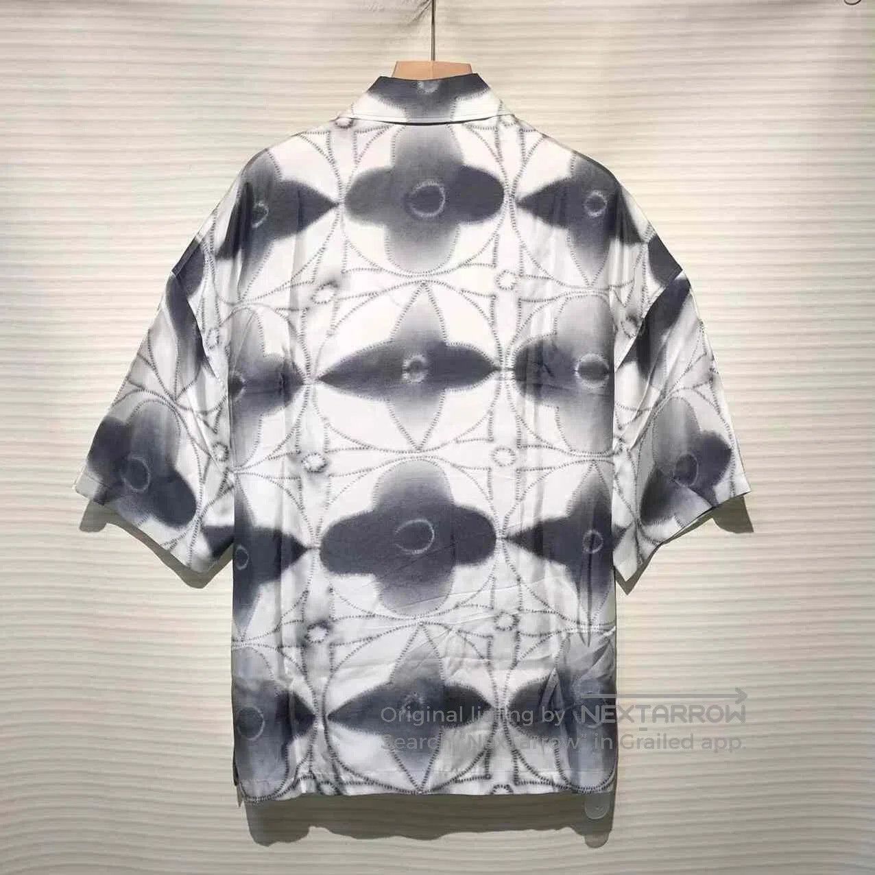 Louis Vuitton LV Monogram Print Short Sleeve XS. Size XS / US 0-2 / IT 36-38 - 2 Thumbnail