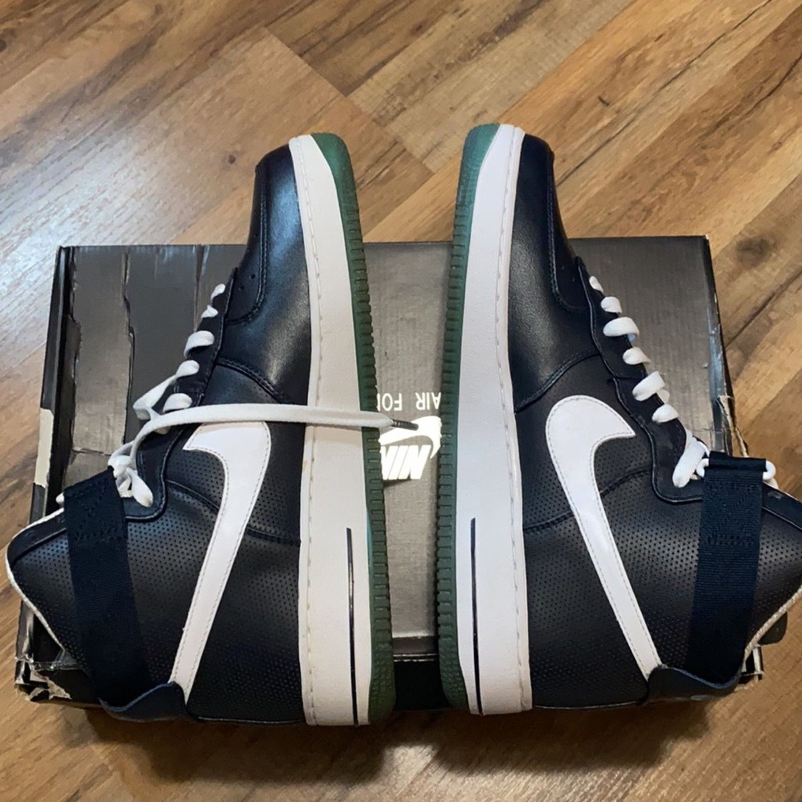 Nike 2010 Nike Air Force 1 Yankees futura Size US 10 / EU 43 - 7 Thumbnail