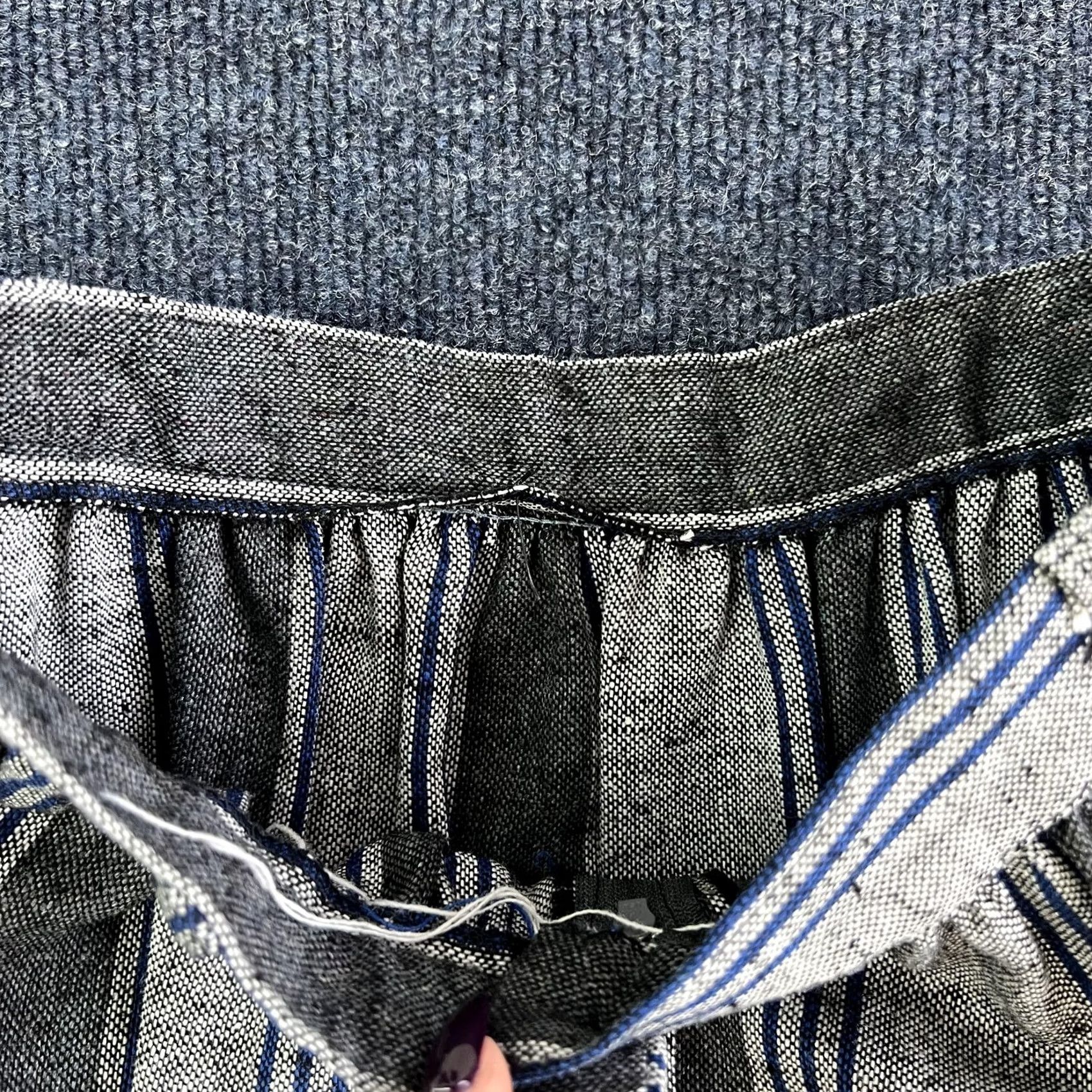 Vintage Vintage Gray Striped Pleated Midi Skirt Womens XS High Waist Zip Boho Size 26" / US 2 / IT 38 - 3 Thumbnail