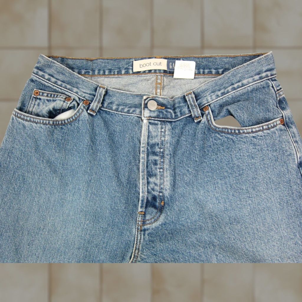 Gap VINTAGE GAP Jeans Womens 14R Blue Bootcut Y2K Wide Leg Denim Light Wash 90s Womens Jeans Gap 1969 Bootcut Regular Womens Jeans Blue 14R Size 36" / US 14 / IT 50 - 1 Thumbnail