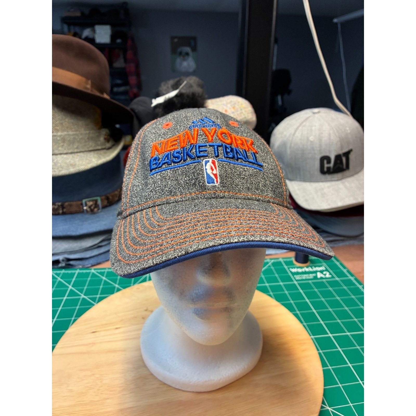 Adidas New York Knicks NBA Basketball Cap – Gray Heather Size ONE SIZE - 4 Thumbnail