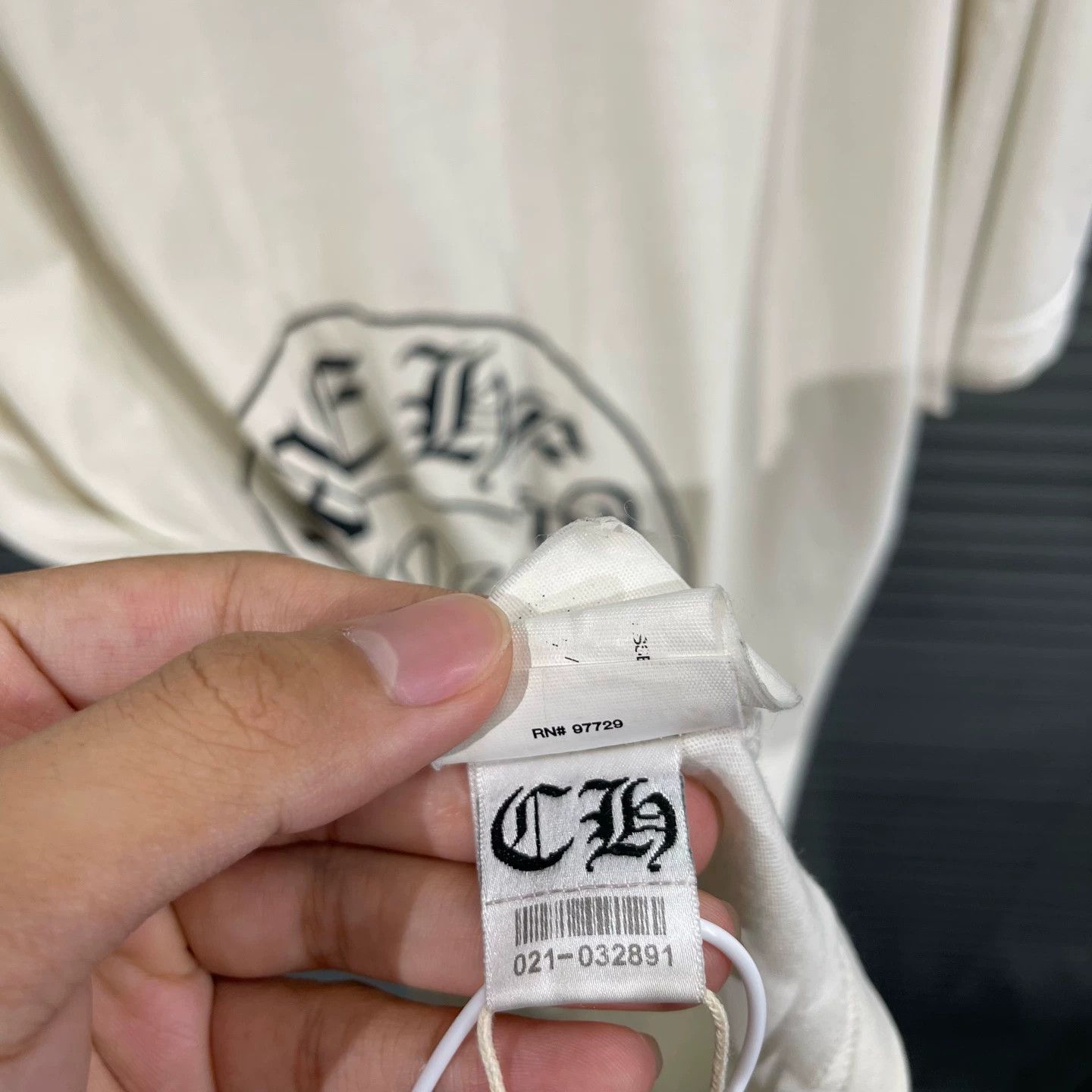 Chrome Hearts Chrome Hearts LV Cross Tee XL 9/10 (collar flaw) Size US XL / EU 56 / 4 - 8 Thumbnail