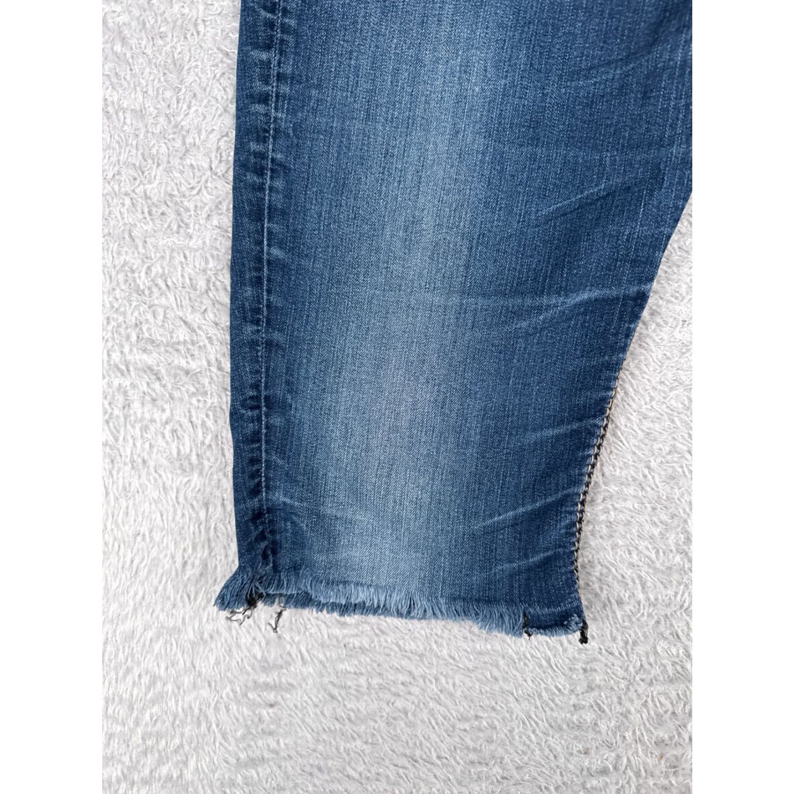 Vintage VINTAGE Silver Womens Shorts Casual Denim Low Rise Cutoff 32 Blue 13in Stretch Spring Summer Women Size 24" / US 00 / IT 34 - 3 Thumbnail