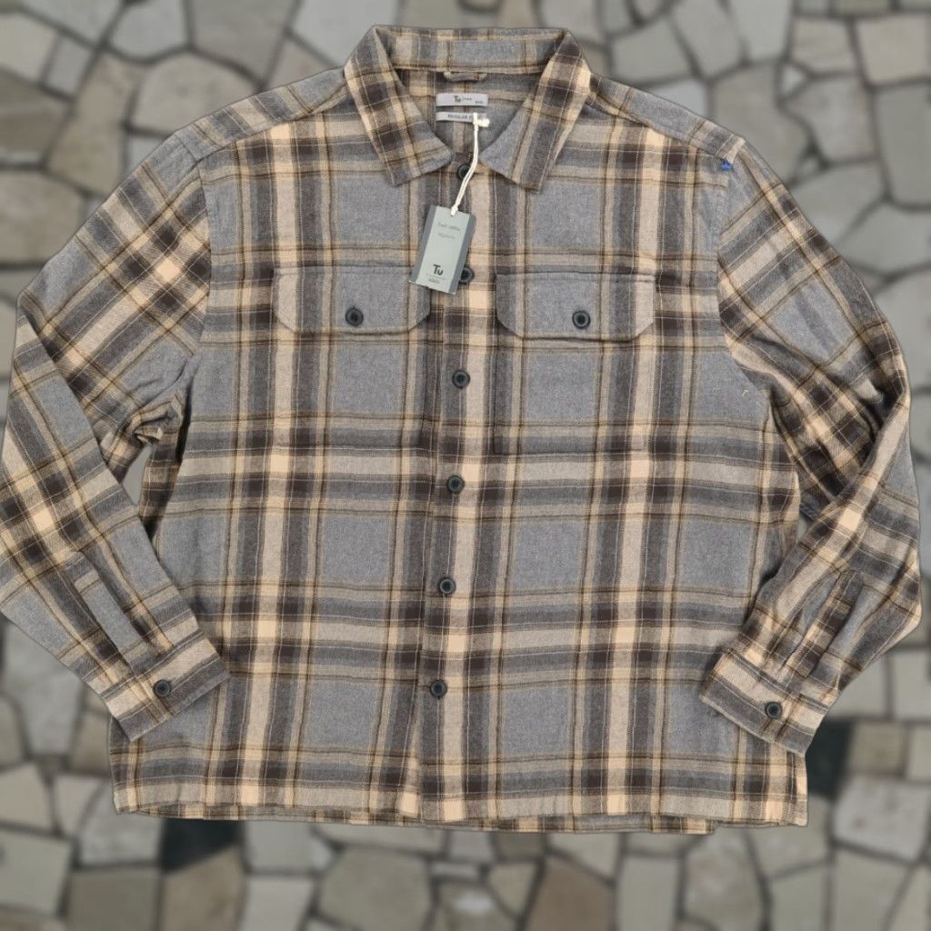 Vintage Tu Man Shirt Plaid Long Sleeve Button Up Gray 2XL Mens Mid-Weight Flannel Cotton Shirt Size US XXL / EU 58 / 5 - 1 Thumbnail