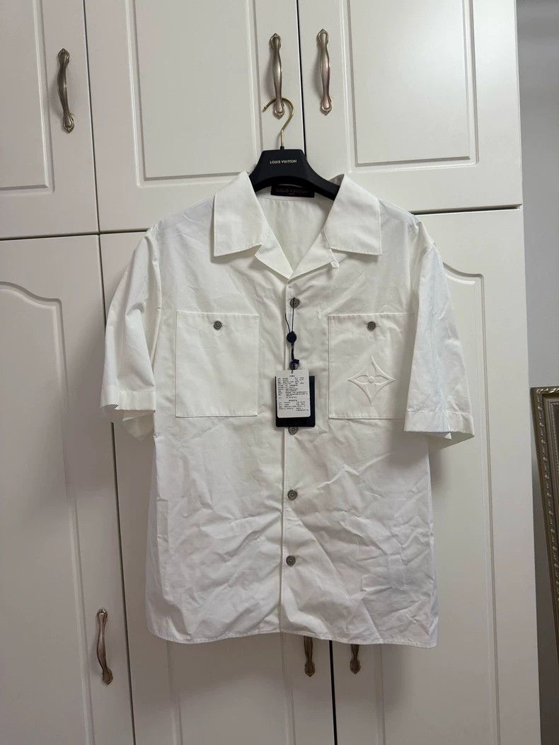 Louis Vuitton Louis Vuitton 25 Embossed logo Short Sleeve Shirt Size US M / EU 48-50 / 2 - 1 Thumbnail