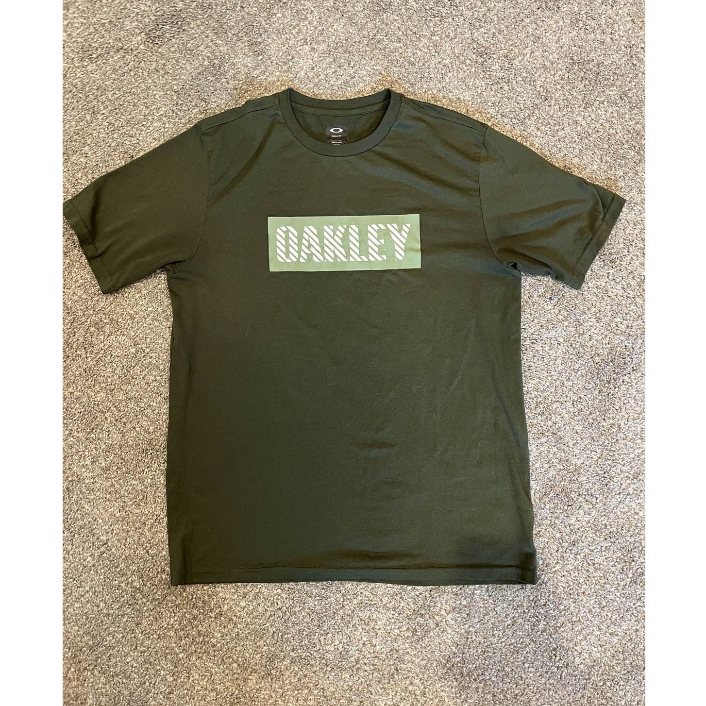 Oakley Large Olive Green Oakley T-Shirt Size US L / EU 52-54 / 3 - 1 Thumbnail