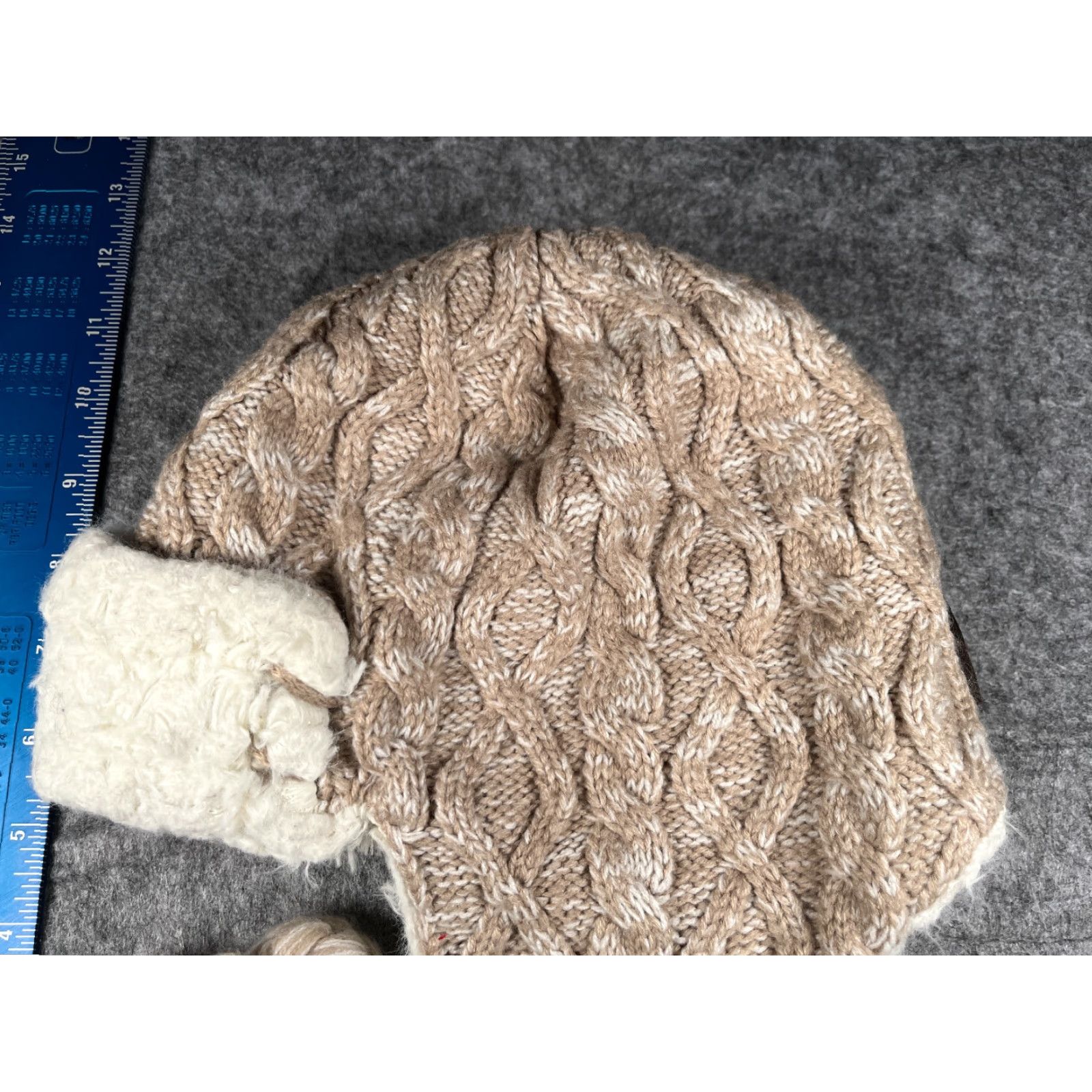 Vintage VINTAGE Muk Luks Beanie Hat Womens One Size Pink White Acrylic Faux Fur Ear Flap Winter 90s Mens? Womens Size ONE SIZE - 4 Thumbnail