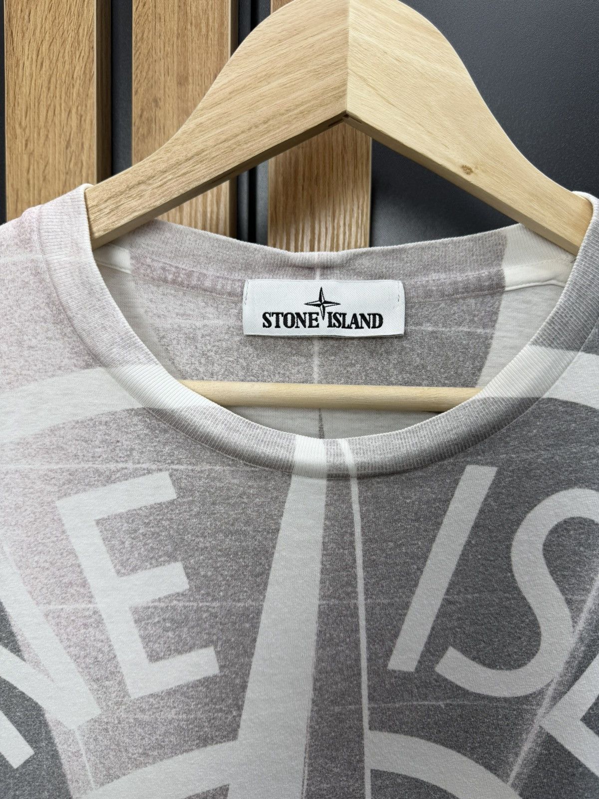 Stone Island Stone Island Compass Graphic T-Shirt Size L Size US L / EU 52-54 / 3 - 3 Thumbnail