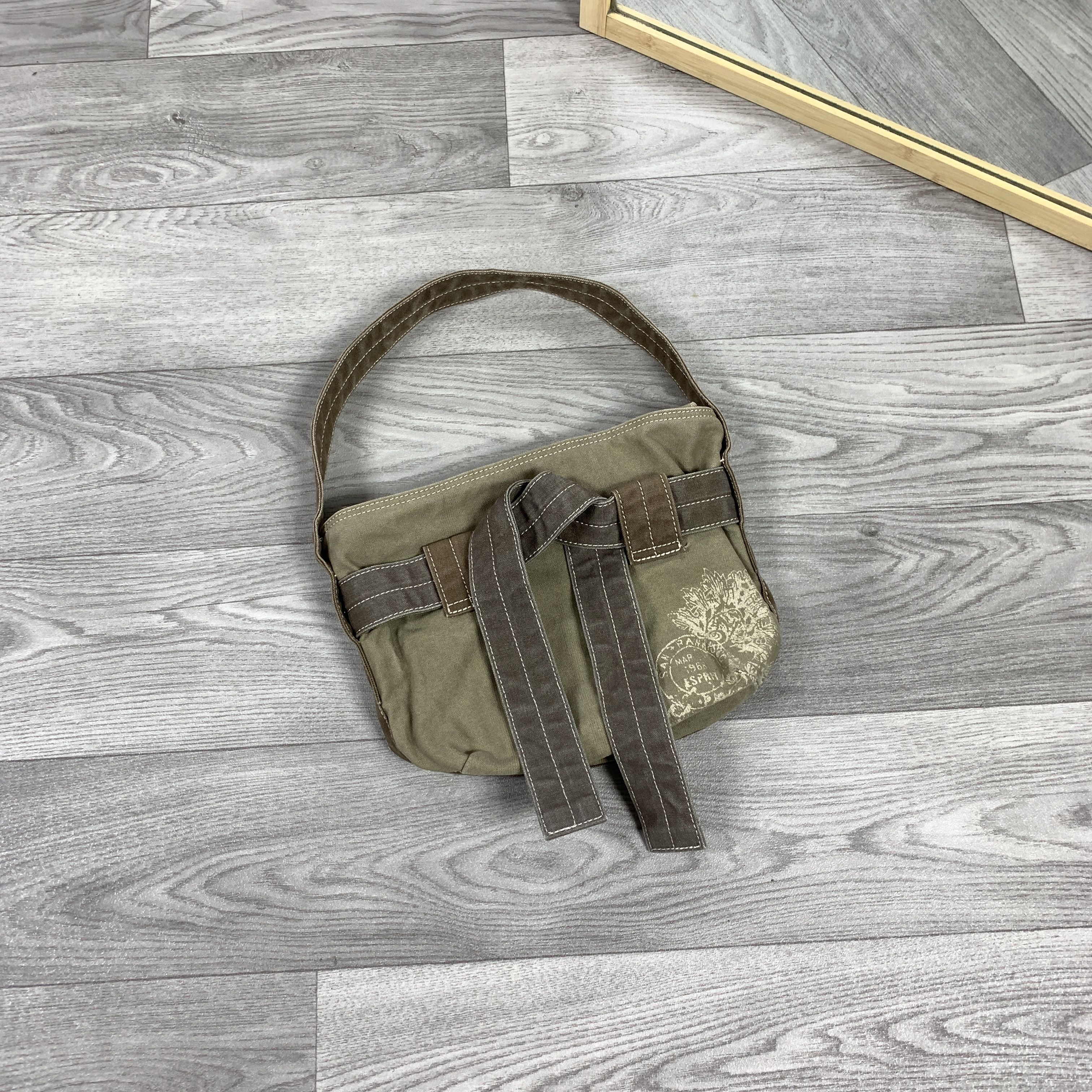Vintage Vintage Y2K Bondage Khaki Handle Shoulder Women's Bag Size ONE SIZE - 1 Thumbnail