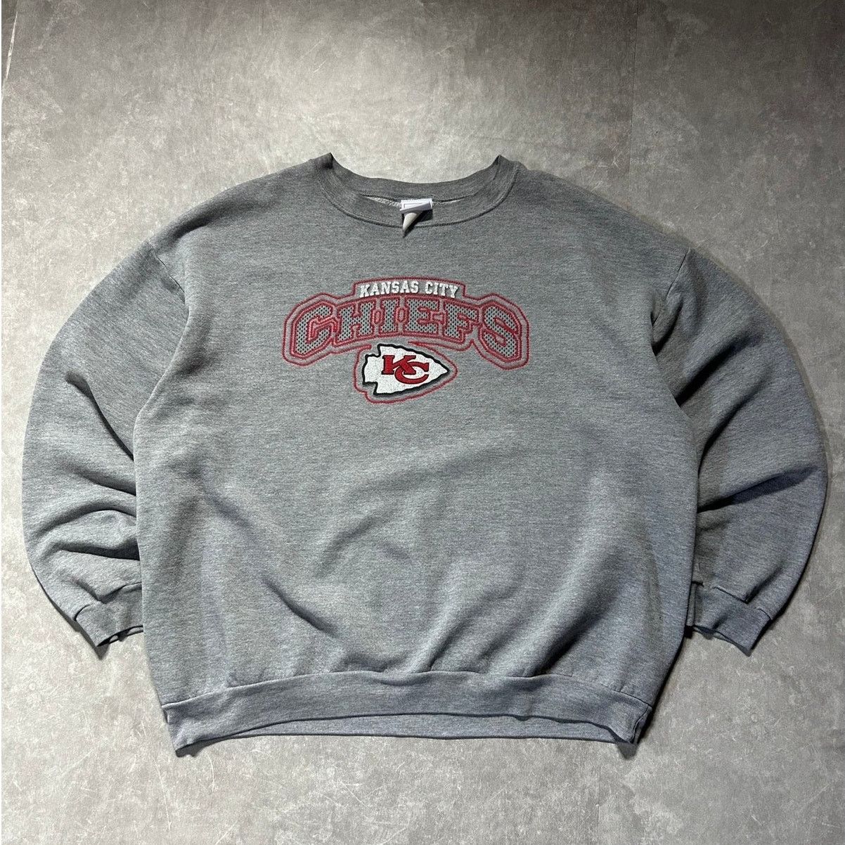 NFL 2000s Vintage Kansas City Chiefs NFL Grey Crewneck Size XXL Size US XXL / EU 58 / 5 - 1 Thumbnail