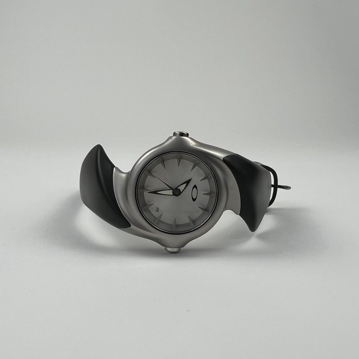 image of Oakley Crush 2.0 Silver/black 2000’S, Men's