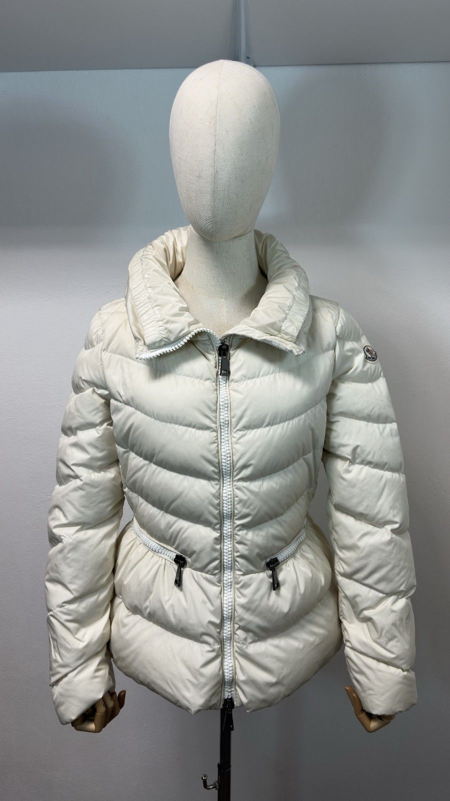 Moncler MONCLER Women's Miriel White Milky Down Jacket Size 3 Size M / US 6-8 / IT 42-44 - 1 Thumbnail