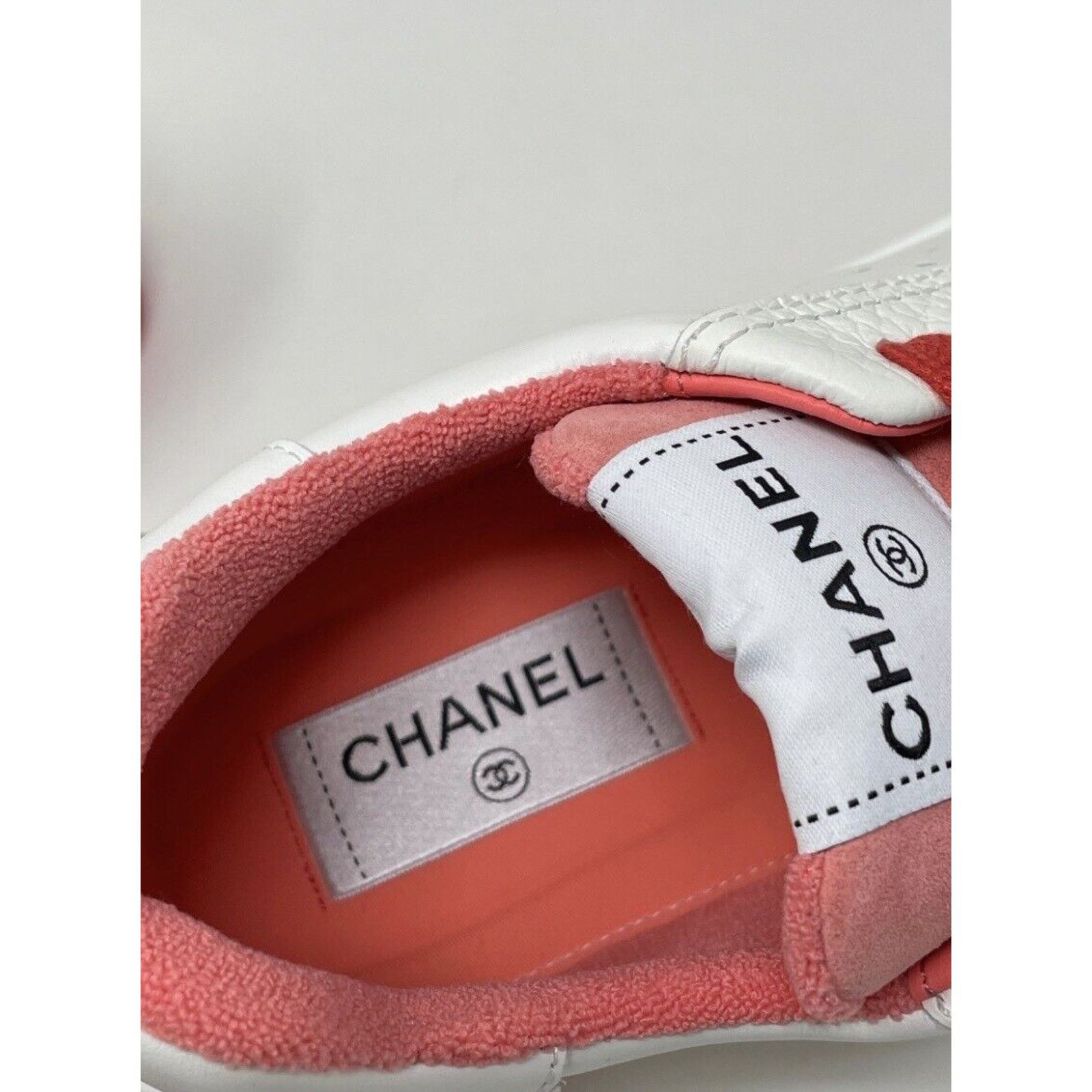 Chanel Chanel Sneakers 22P White & Red NIB 38 Size US 7 / IT 37 - 6 Thumbnail