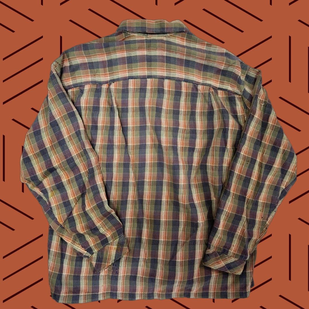 Patagonia VINTAGE Patagonia Women's Organic Cotton Flannel Shirt Size M Distressed Size M / US 6-8 / IT 42-44 - 1 Thumbnail