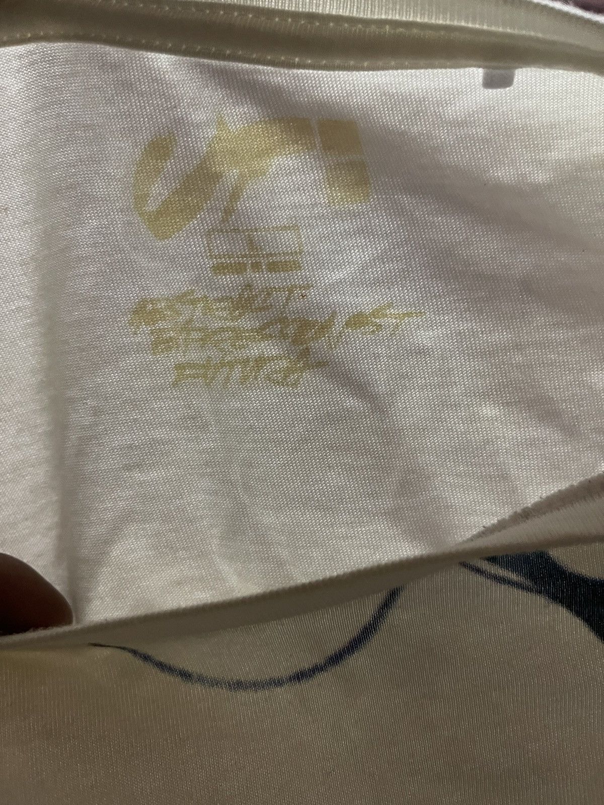 Uniqlo Uniqlo x Futura🔥🔥🔥 Size US L / EU 52-54 / 3 - 5 Thumbnail