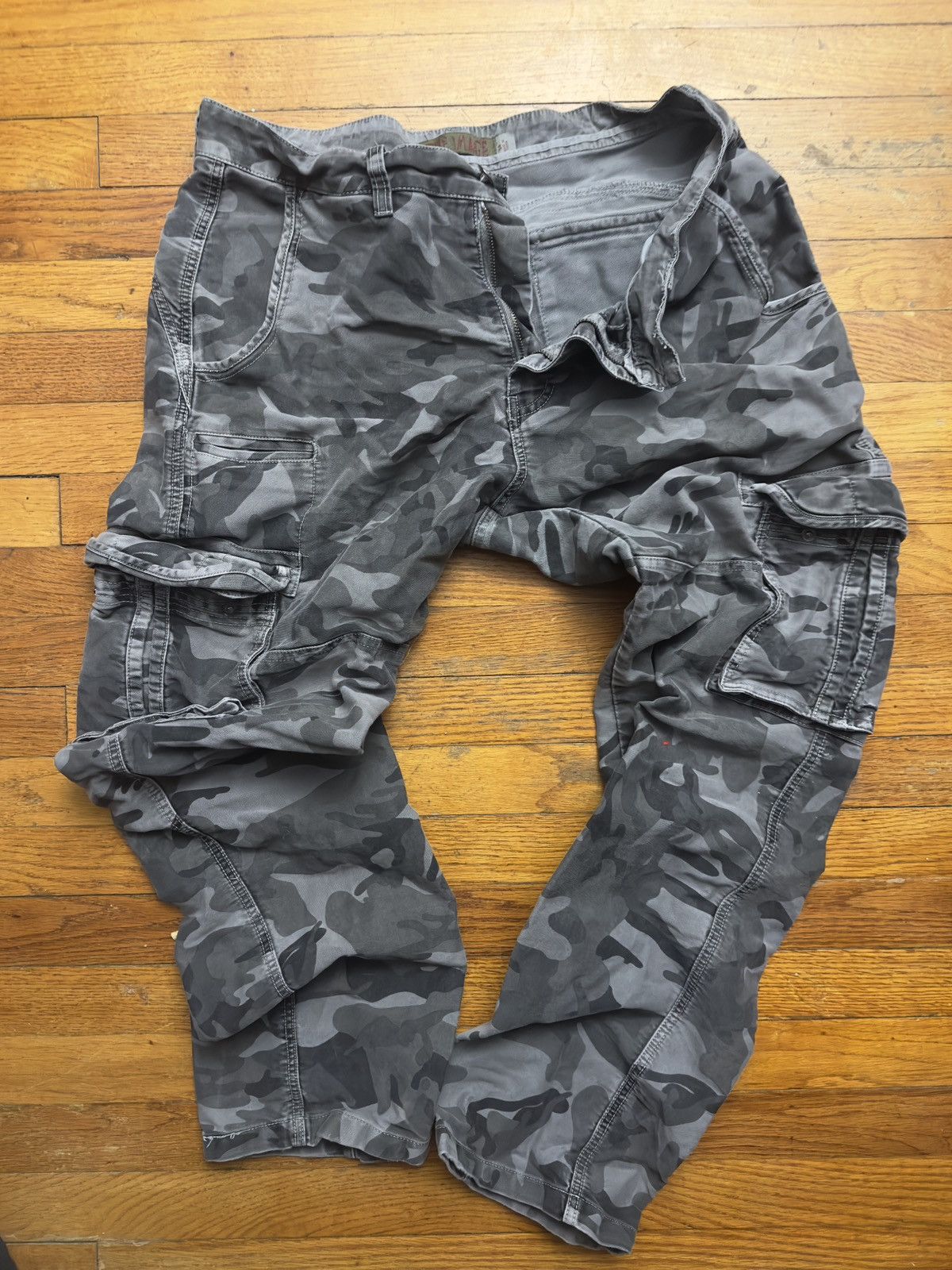 Other Grey baggy cargo pants Size US 33 - 1 Preview