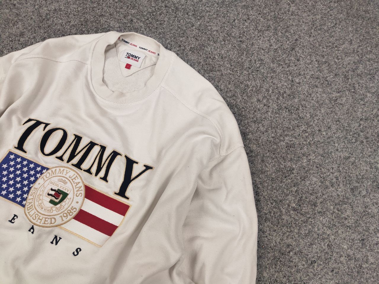Tommy Hilfiger Tommy Jeans Crew Chek Embroidered Sweatshirt Vintage Style Size US M / EU 48-50 / 2 - 4 Thumbnail