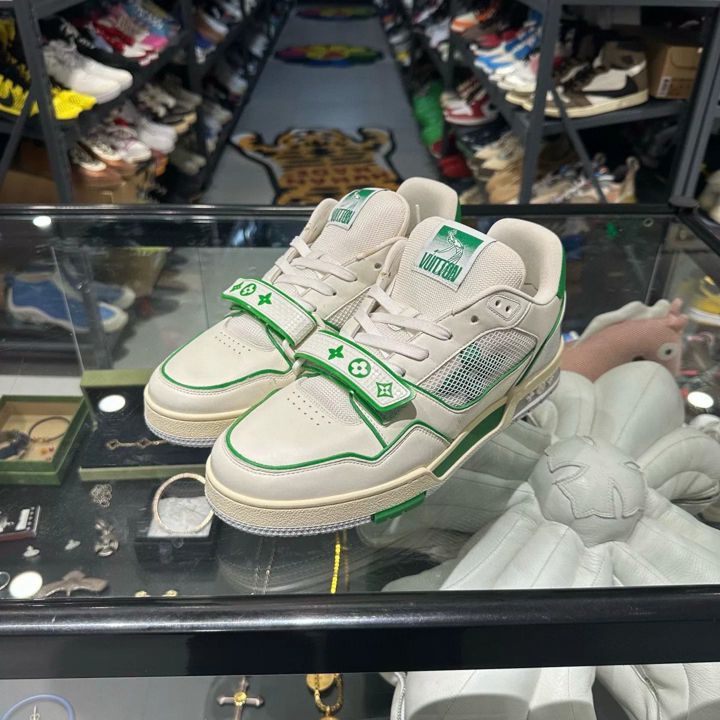 Louis Vuitton Louis Vuitton Green Lowtop Sneakers 9.5 Men Size US 9.5 / EU 42-43 - 1 Thumbnail