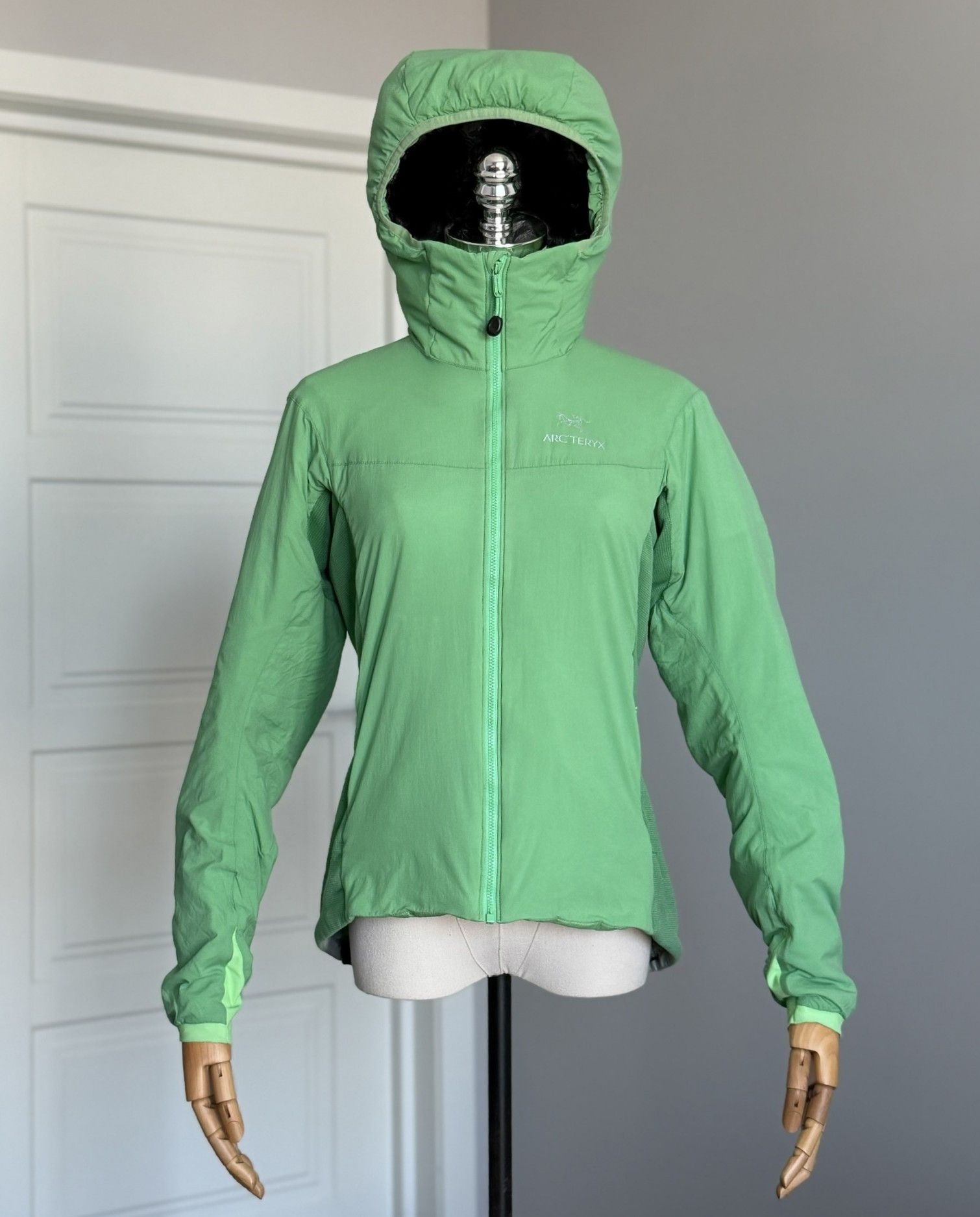 ARC'TERYX Atom LT Hoody Hooded Jacket SizeS Outdoor Trekking