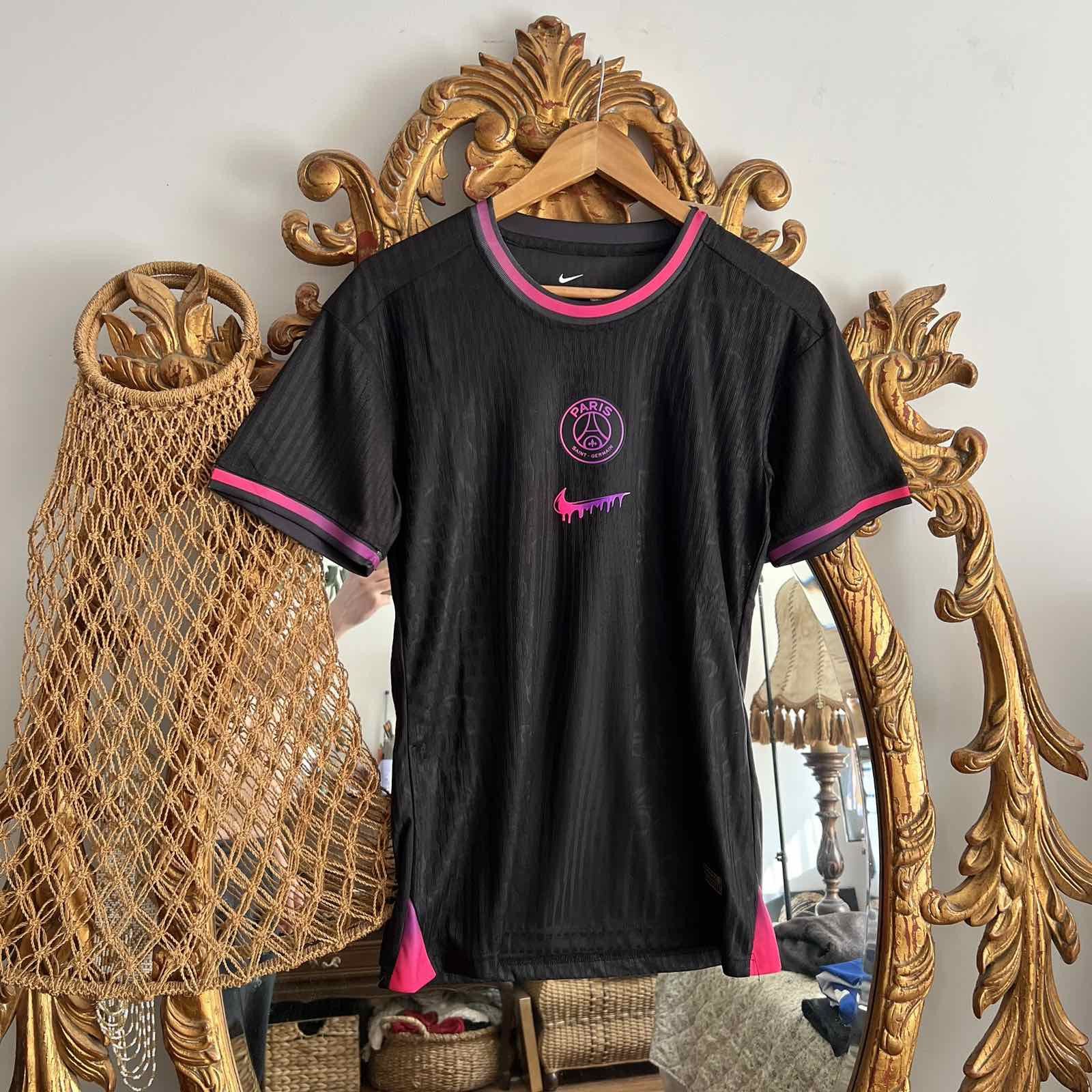 Nike Nike PSG Paris Saint-Germain Dri-fit Swoosh Jersey Size US S / EU 44-46 / 1 - 1 Thumbnail