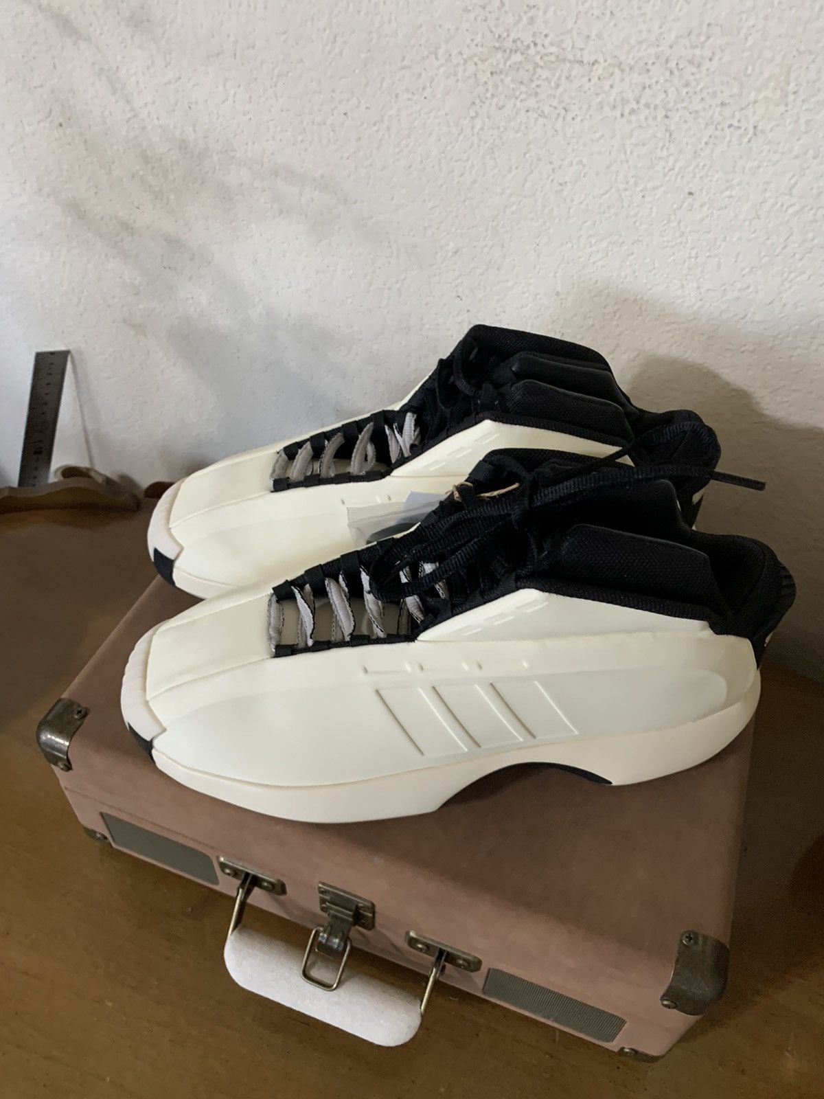 Adidas × Nike Crazy 1 Kobe basketball sneakers nwt Size US 10.5 / EU 43-44 - 4 Thumbnail