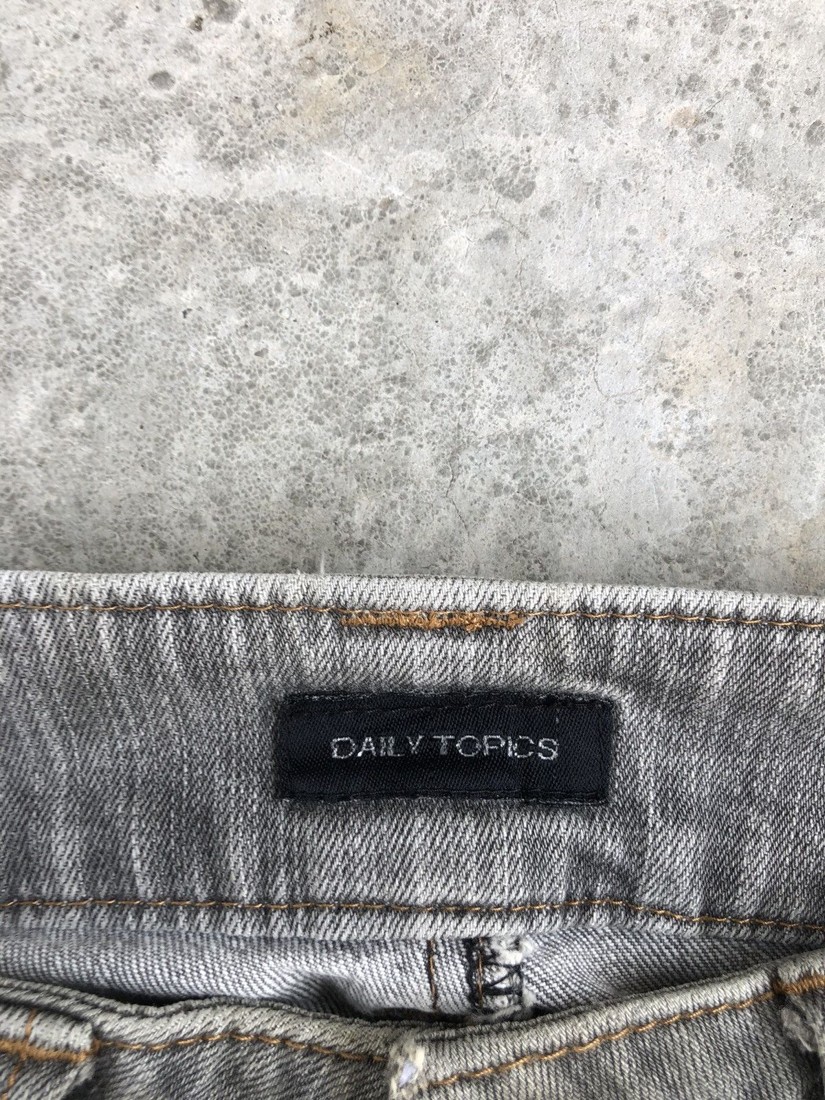 If Six Was Nine Japanese Daily Topics Flared Jeans Cargo Pants Size US 29 - 15 Thumbnail