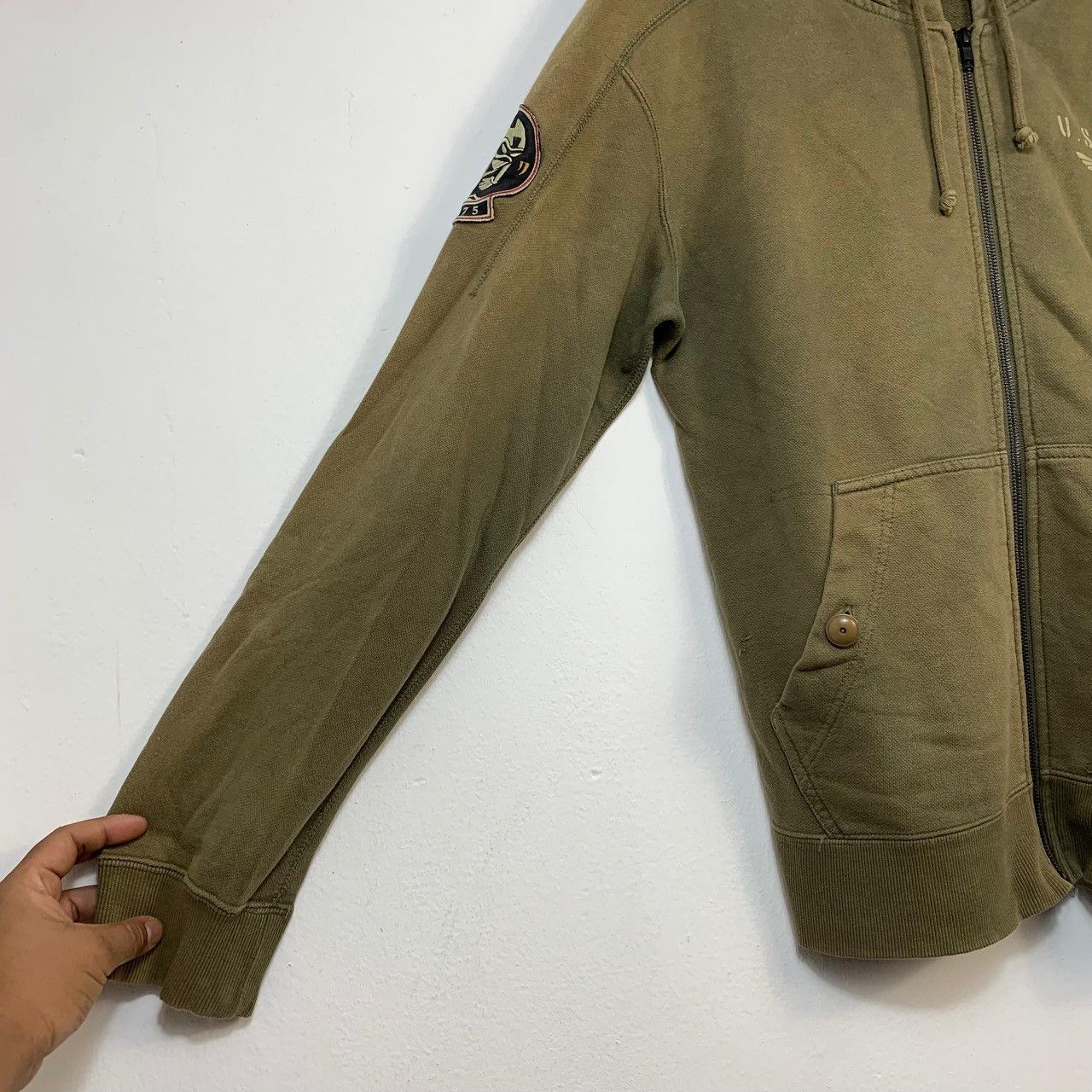 Avirex Avirex US Navy 'Black Aces' Military Green Hoodie Sunfaded Size US L / EU 52-54 / 3 - 6 Thumbnail