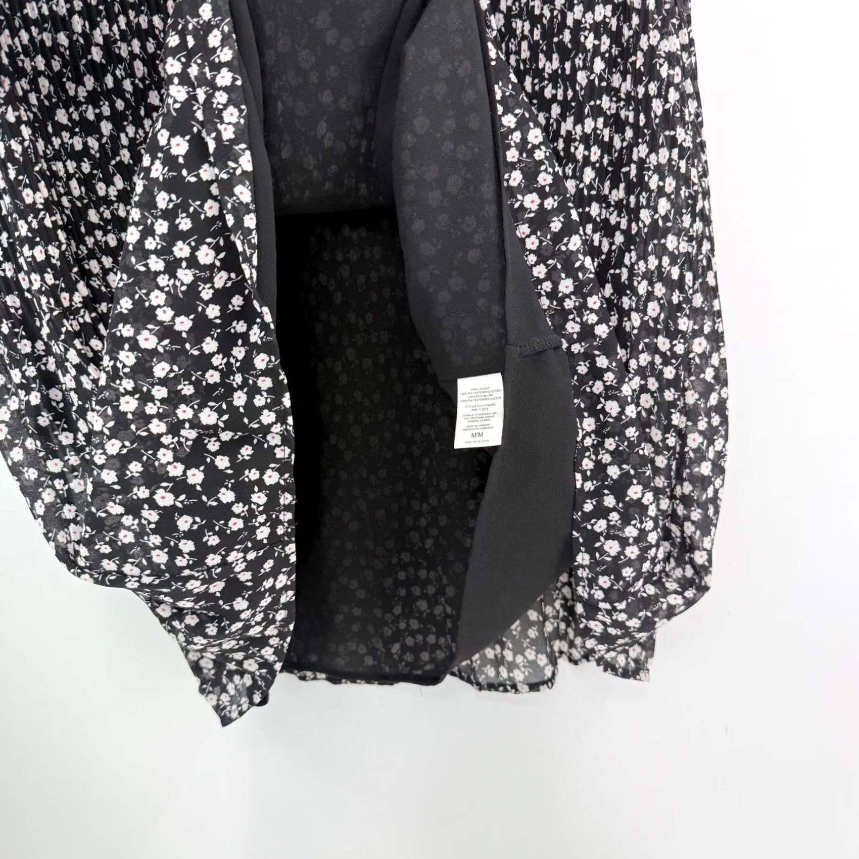 Vintage Pleione Blouse Womens Sz M Black Floral Pleated Sleeveless Office Preppy Boho Size M / US 6-8 / IT 42-44 - 7 Thumbnail