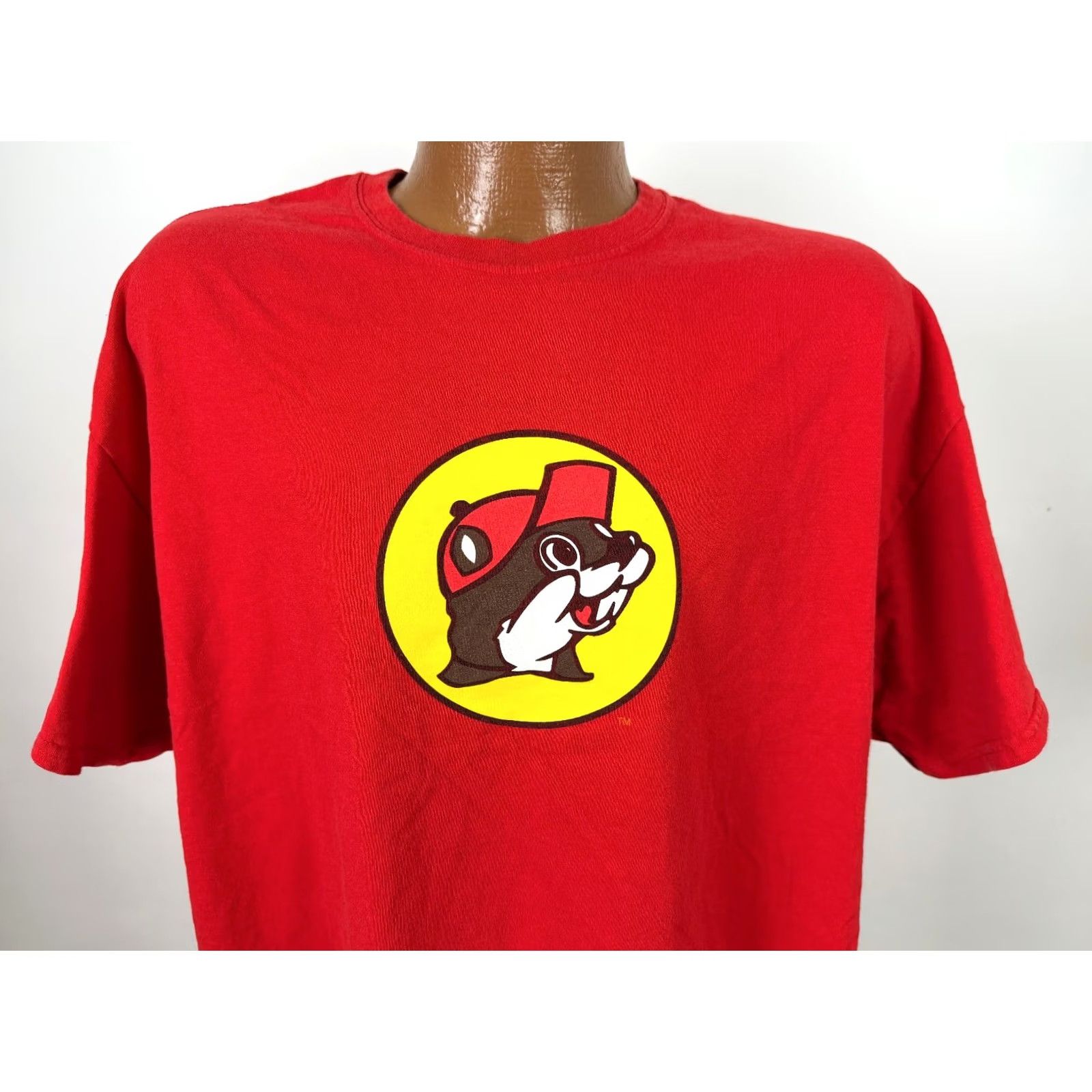 Gildan VINTAGE Buc-ee's Shirt Mens XL T-Shirt Red Double-Sided Graphic Print Funny Animal Logo 2000s Beach Fall Summer Texass Jessica? Size US XL / EU 56 / 4 - 3 Thumbnail