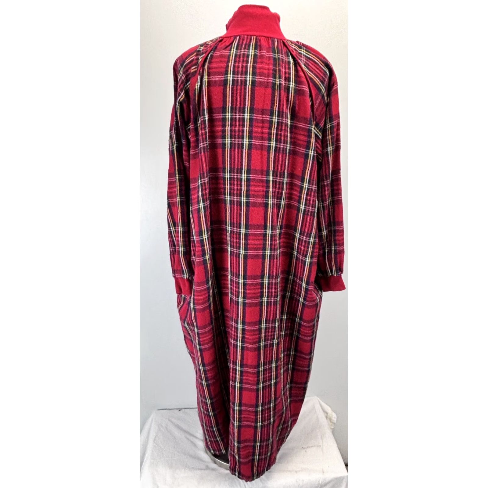 Vintage VINTAGE Go Softly Flannel Robe Nightgown Medium Women’s Red Plaid Zip Classic Size ONE SIZE - 3 Thumbnail