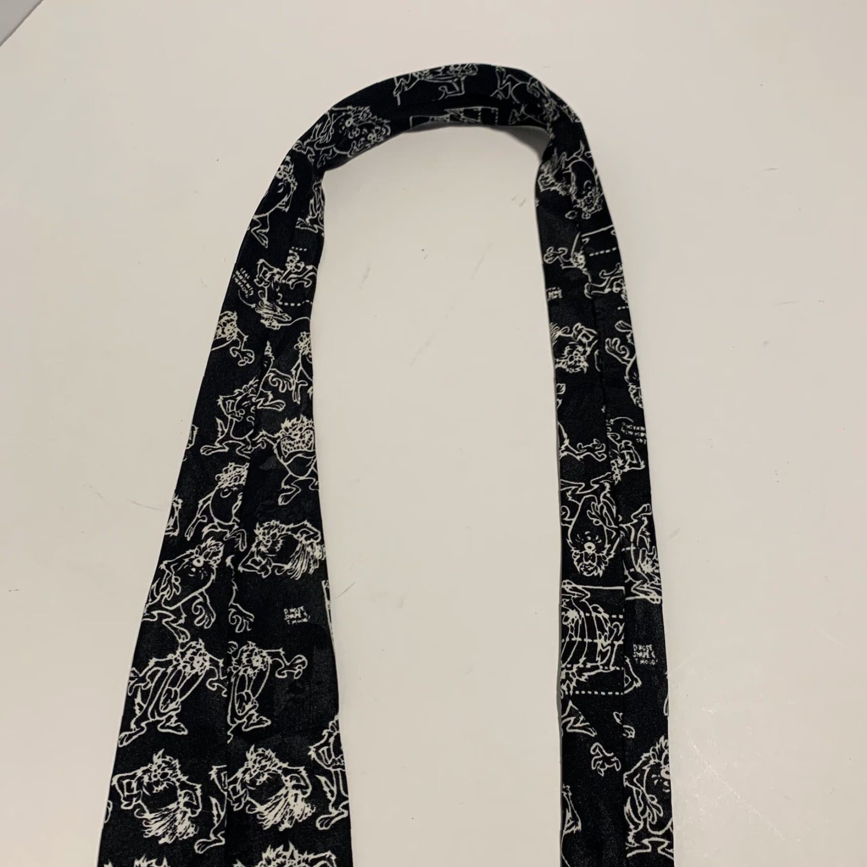 Vintage VINTAGE Looney Tunes Taz Tie 1995 Men Tie Black Polyester 57"-60" Geometric Cartoon Size ONE SIZE - 7 Thumbnail