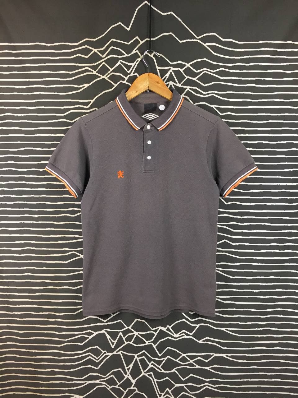 Umbro Umbro x R.Newbold Oranje Lion Crest Logo Polo Shirt Size US S / EU 44-46 / 1 - 2 Thumbnail