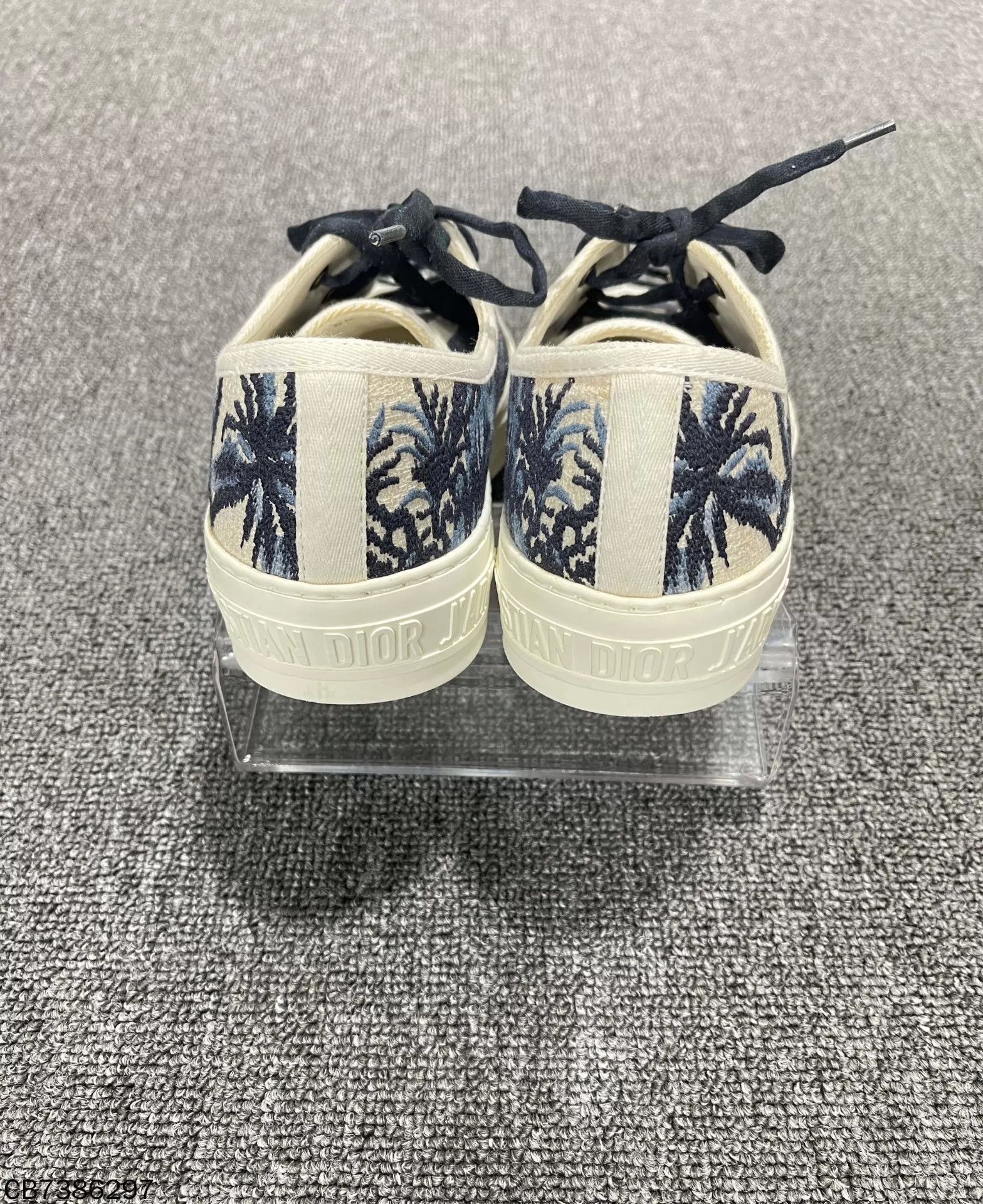 Dior Dior Embroidered Floral Logo Sneakers 36 Unused Size US 5.5 / IT 35.5 - 5 Thumbnail