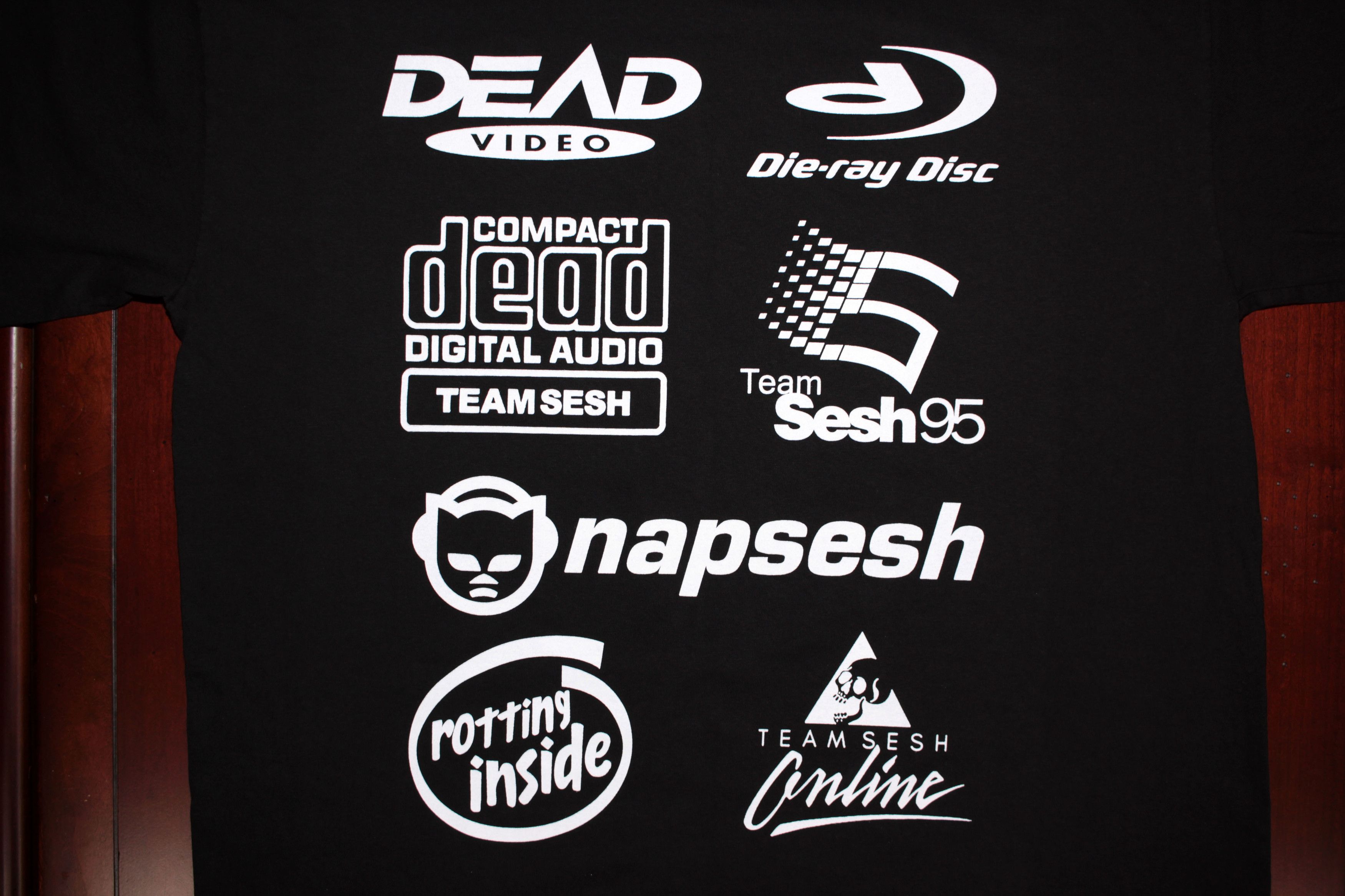 Bones × TeamSESH TeamSESH "DeadInternet" T-Shirt Size US L / EU 52-54 / 3 - 1 Thumbnail