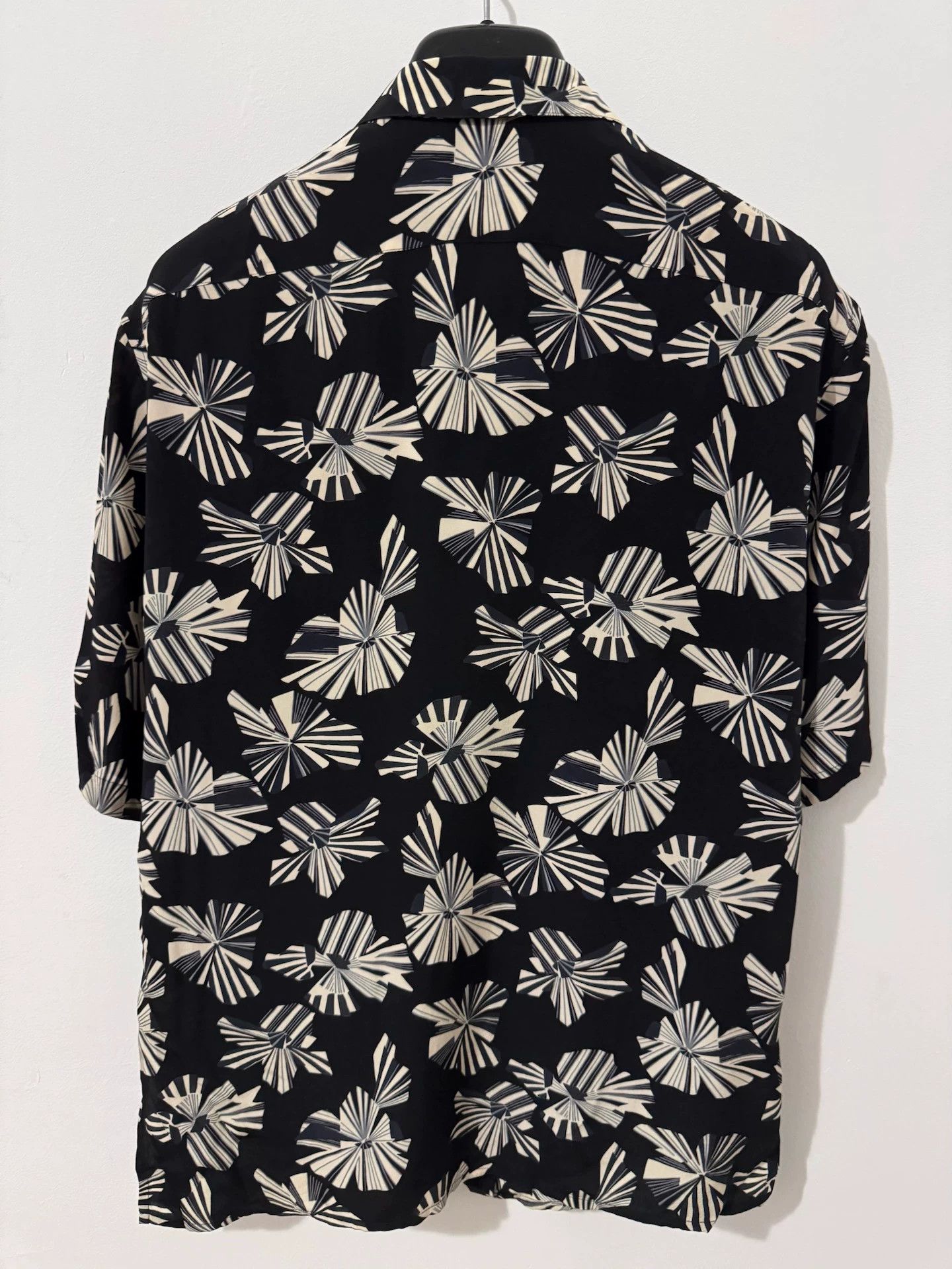Saint Laurent Paris Saint Laurent SLP origami geometric floral shirt. Size US L / EU 52-54 / 3 - 2 Thumbnail