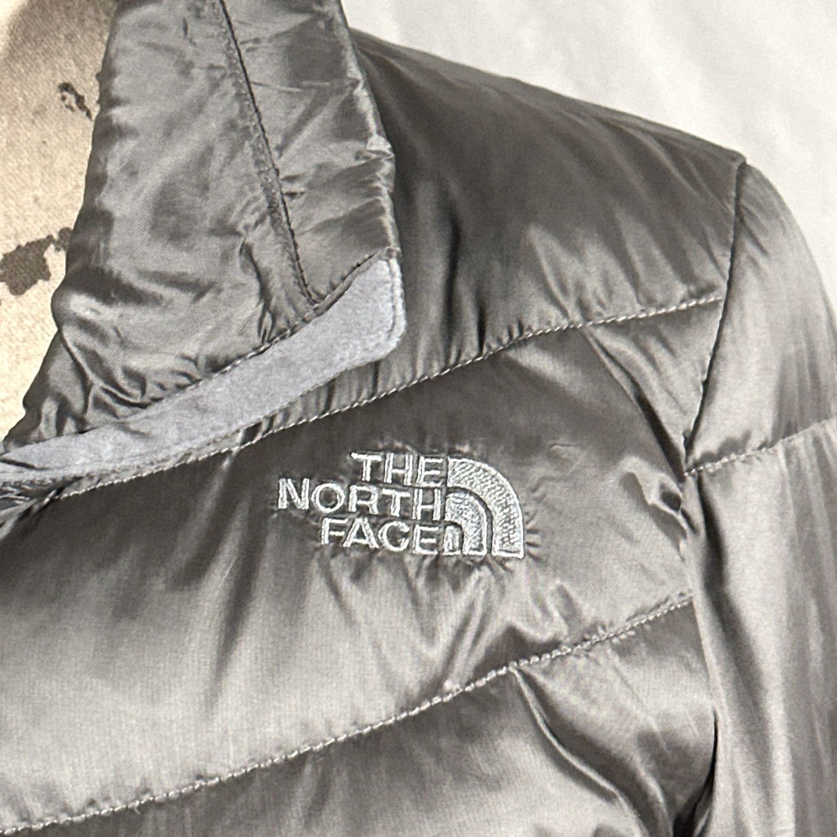 The North Face North Face Jacket Womens Small Gray Aconcagua 550 Down Puffer Full Zip NF0A3JRM Size S / US 4 / IT 40 - 6 Thumbnail