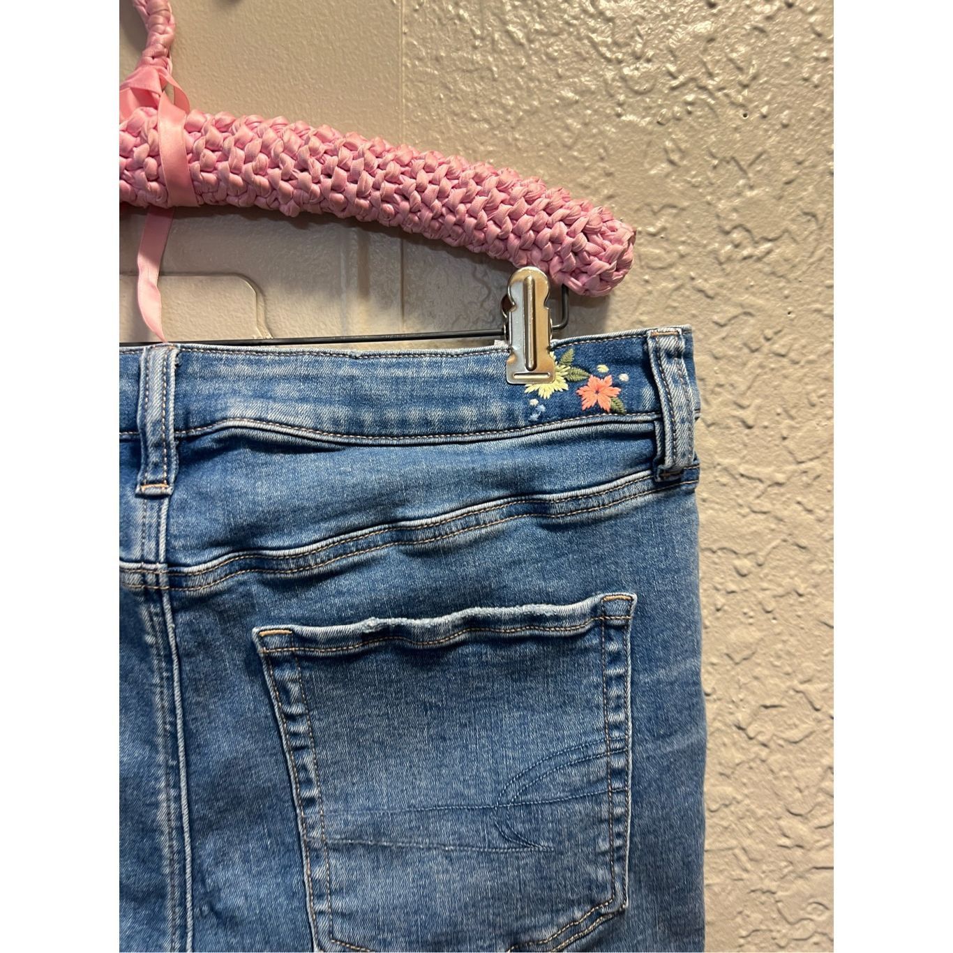 American Eagle Outfitters American Eagle Next Level Stretch Distressed Midi Shorts Wom Size 34" / US 12 / IT 48 - 8 Thumbnail