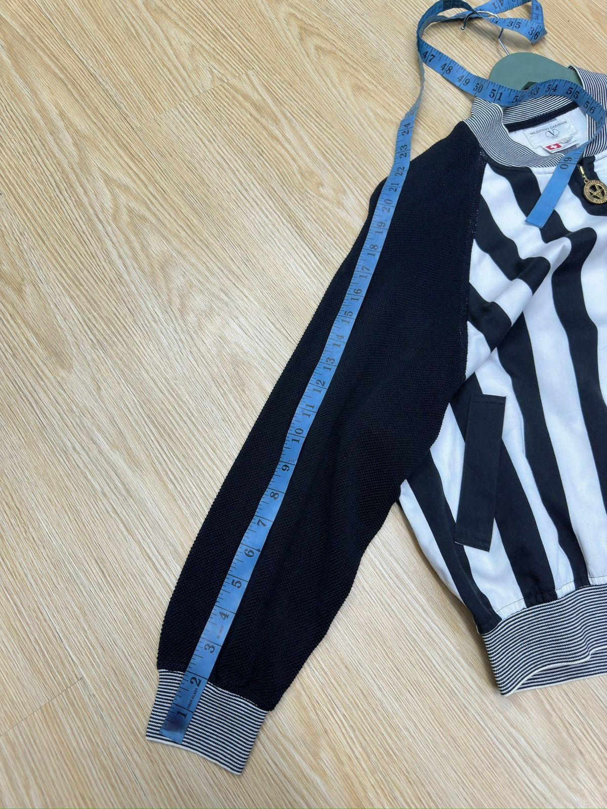 Valentino × Vintage Vintage Valentino Garavani Soprt Big Logo Jacket MJ100 Size US M / EU 48-50 / 2 - 7 Thumbnail