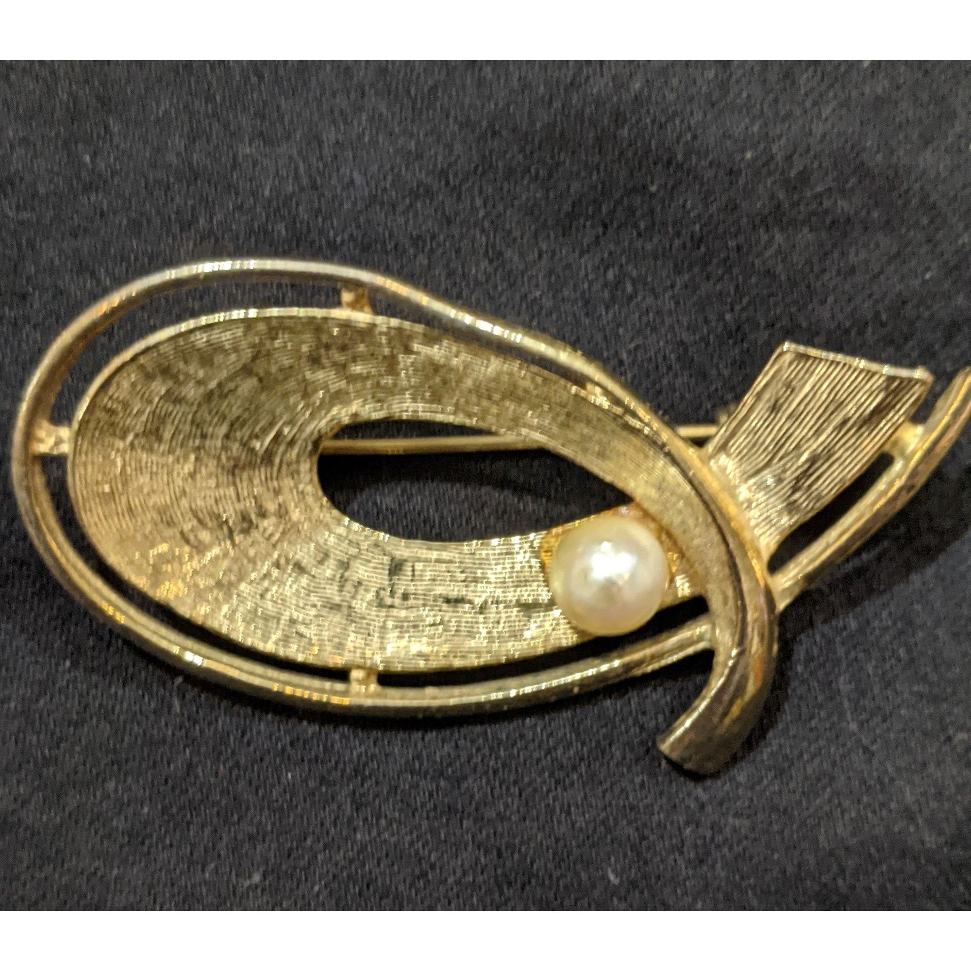 Other Vintage Gold Tone Textured Brooch With Faux Pearl Accent Size ONE SIZE - 2 Thumbnail
